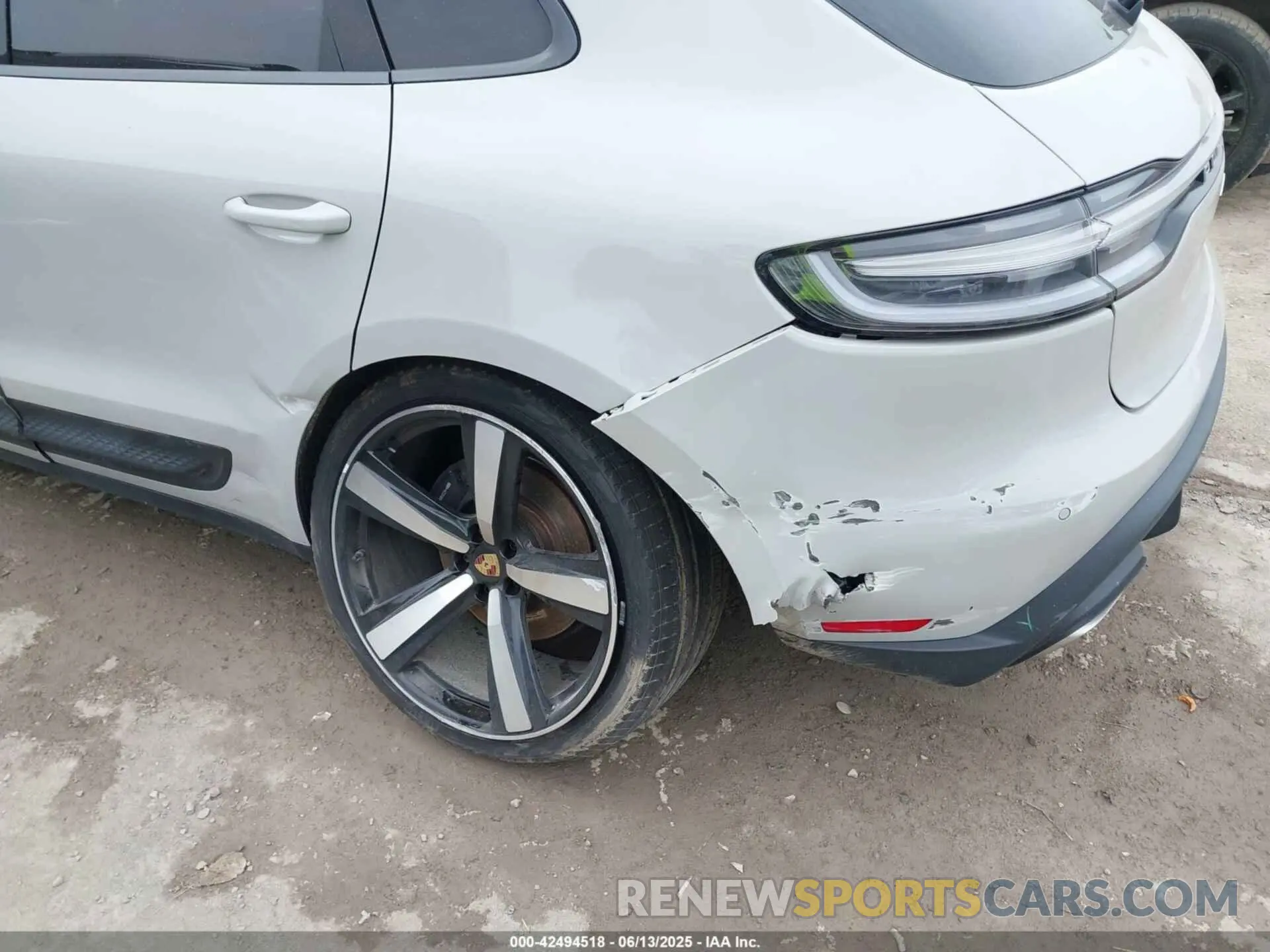18 Photograph of a damaged car WP1AA2A58RLB02017 PORSCHE MACAN 2024