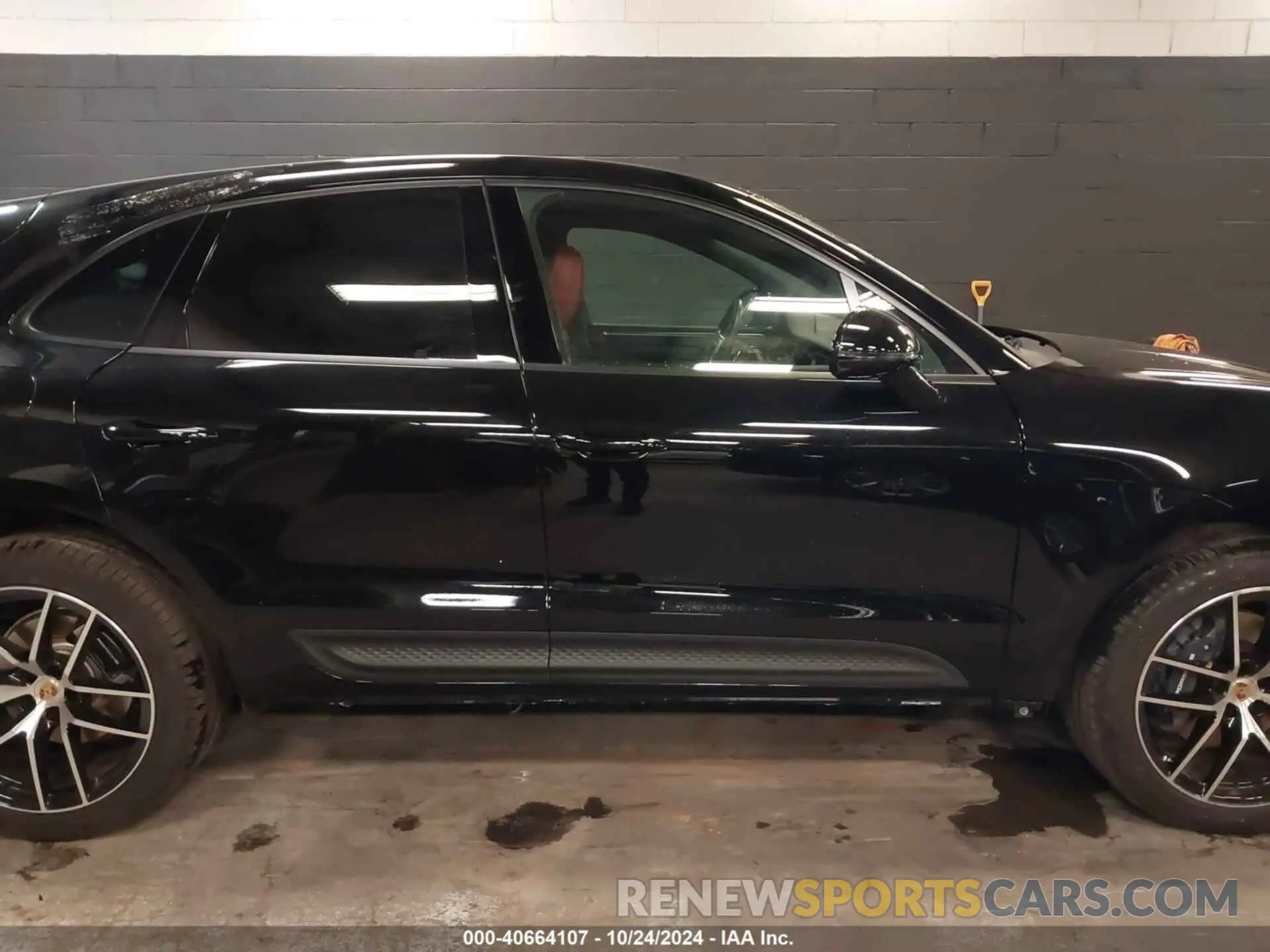 14 Photograph of a damaged car WP1AA2A58RLB06293 PORSCHE MACAN 2024