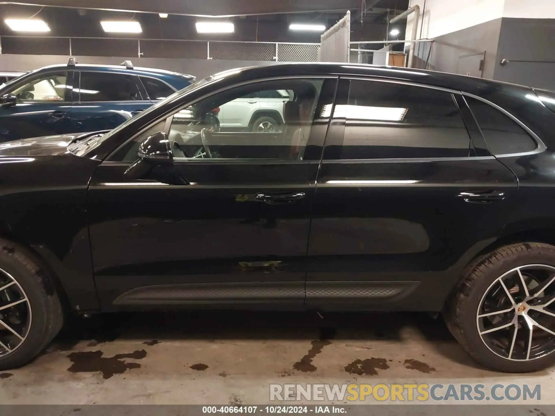 15 Photograph of a damaged car WP1AA2A58RLB06293 PORSCHE MACAN 2024