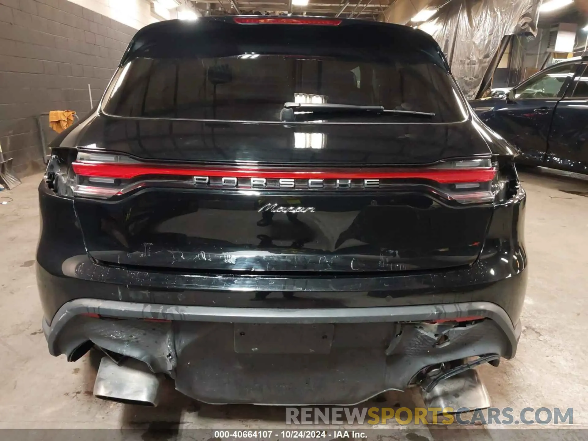 17 Photograph of a damaged car WP1AA2A58RLB06293 PORSCHE MACAN 2024