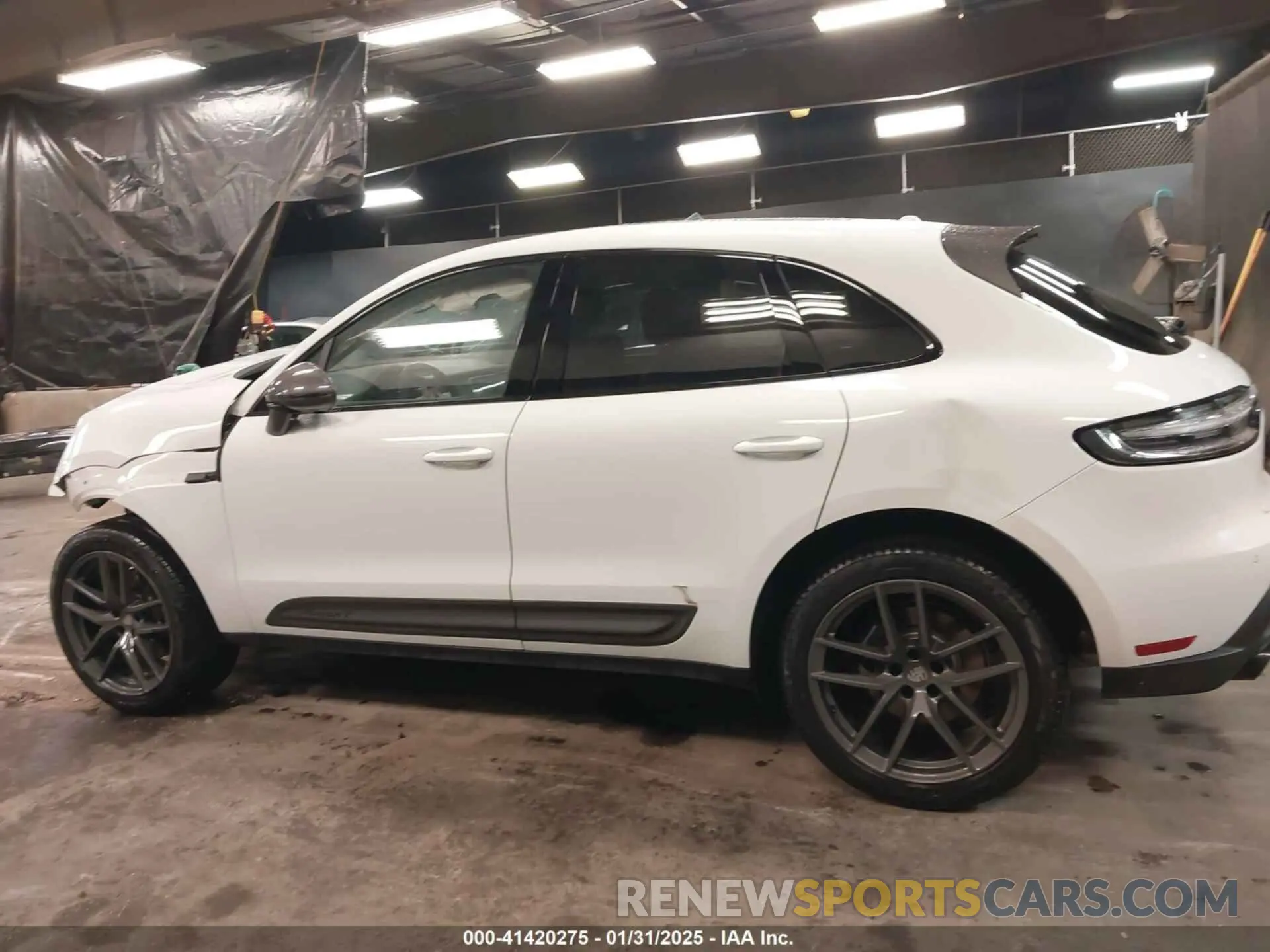 15 Photograph of a damaged car WP1AA2A59RLB10479 PORSCHE MACAN 2024