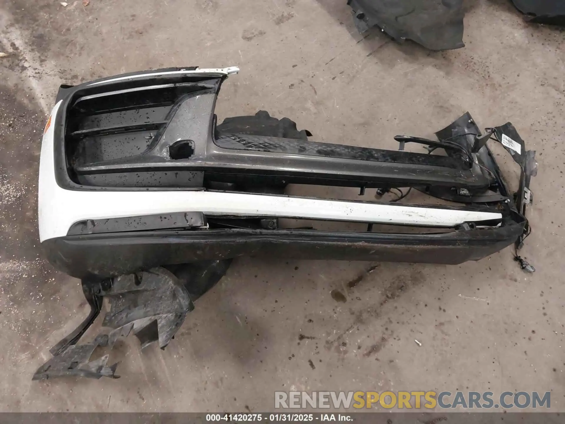 18 Photograph of a damaged car WP1AA2A59RLB10479 PORSCHE MACAN 2024