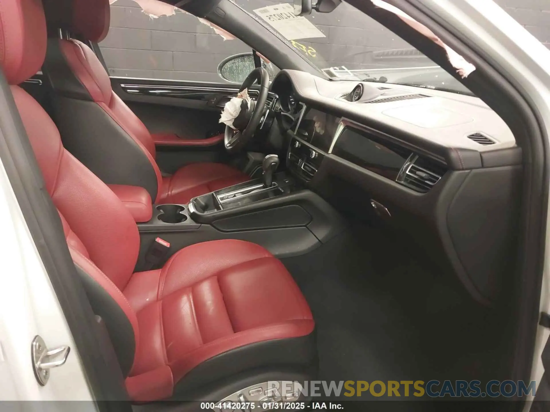 5 Photograph of a damaged car WP1AA2A59RLB10479 PORSCHE MACAN 2024