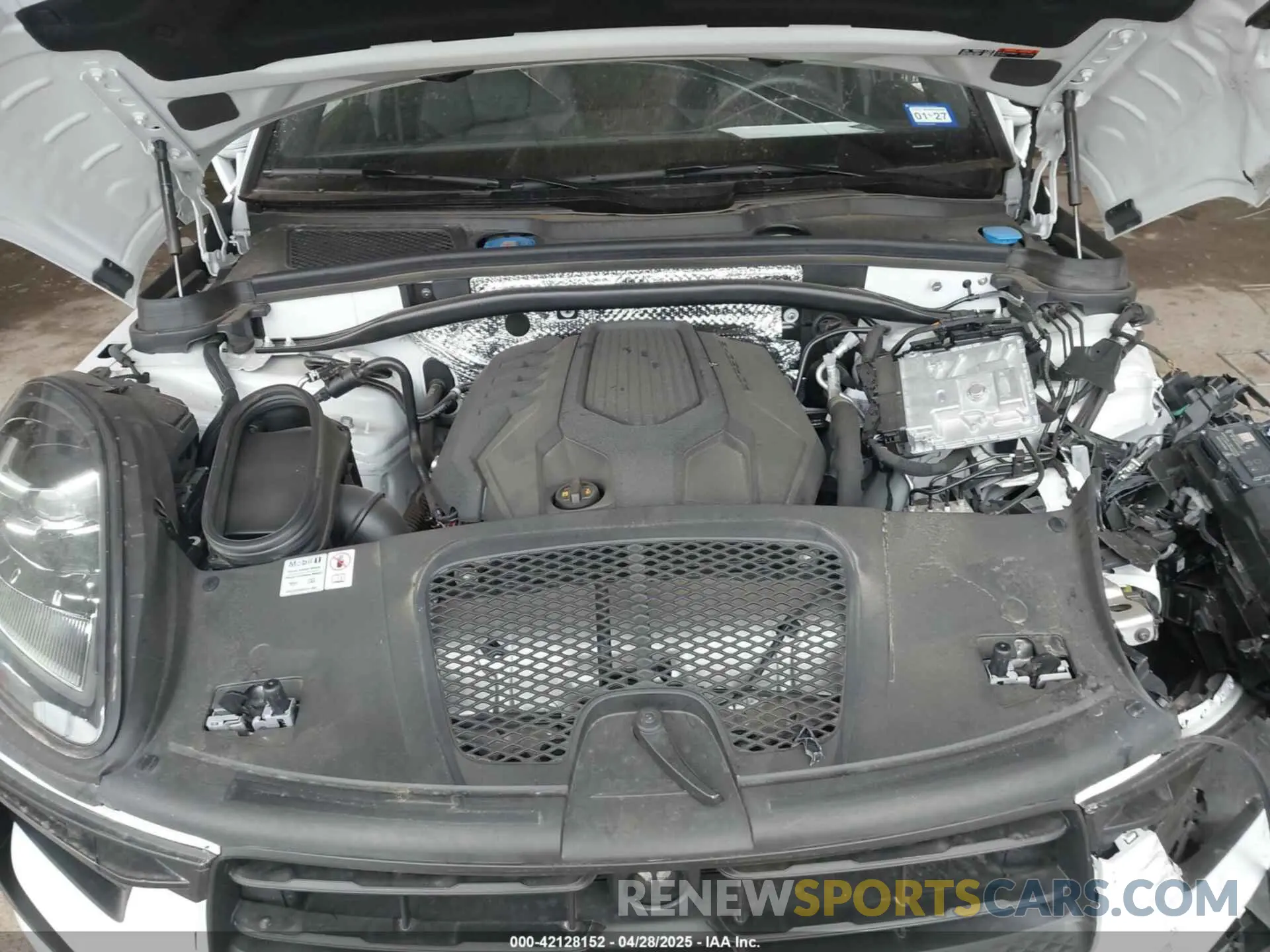 10 Photograph of a damaged car WP1AA2A59RLB15956 PORSCHE MACAN 2024