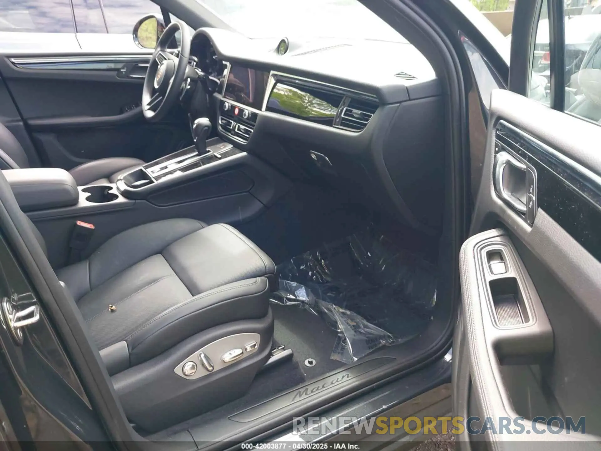 5 Photograph of a damaged car WP1AA2A5XRLB18610 PORSCHE MACAN 2024
