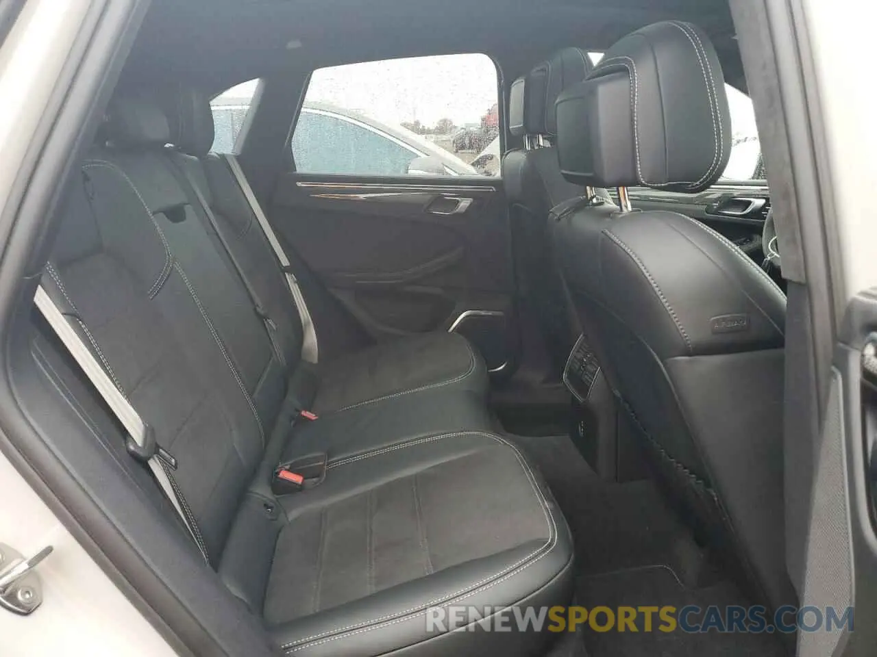 10 Photograph of a damaged car WP1AF2A56RLB55266 PORSCHE MACAN 2024