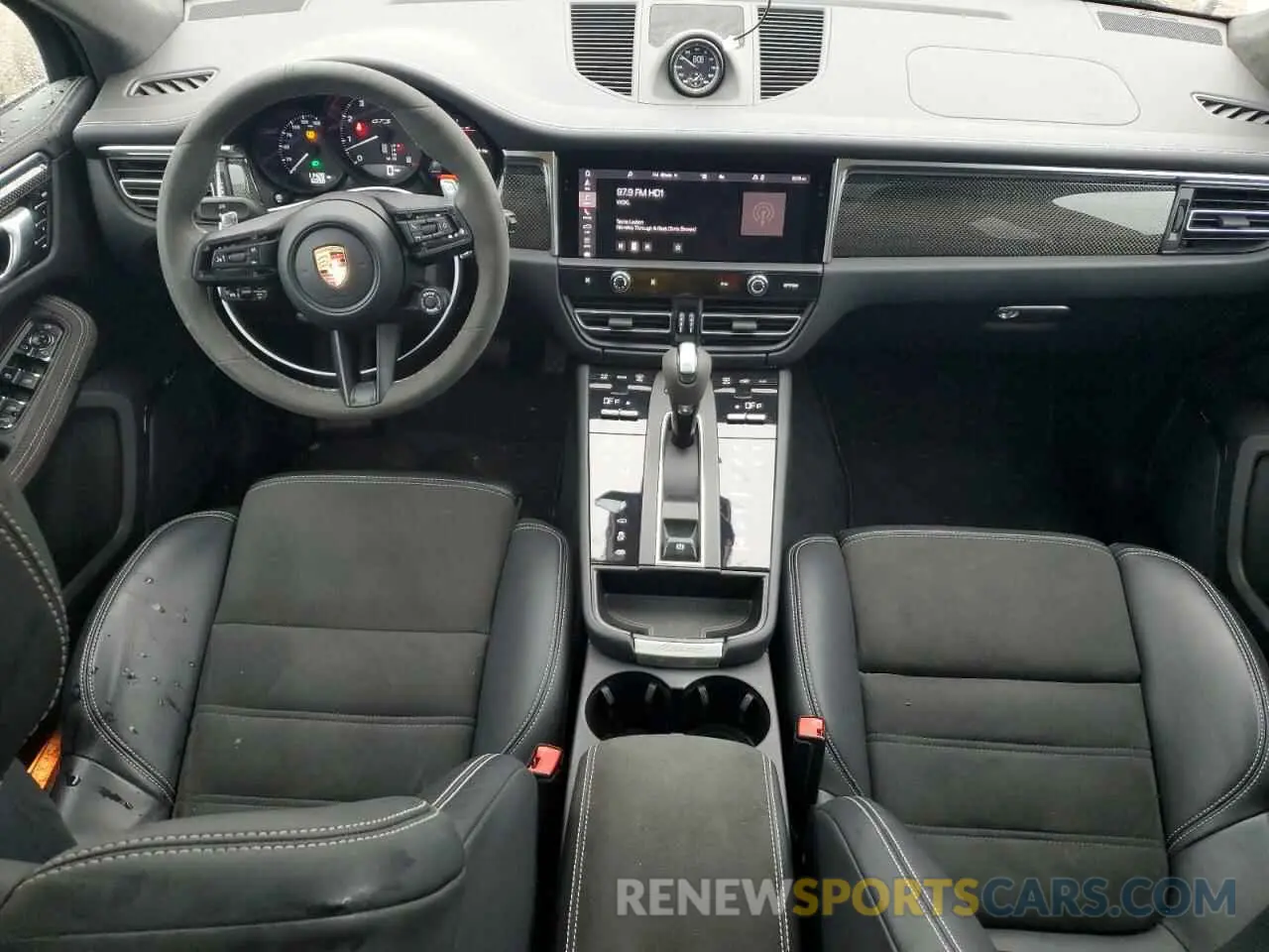 8 Photograph of a damaged car WP1AF2A56RLB55266 PORSCHE MACAN 2024