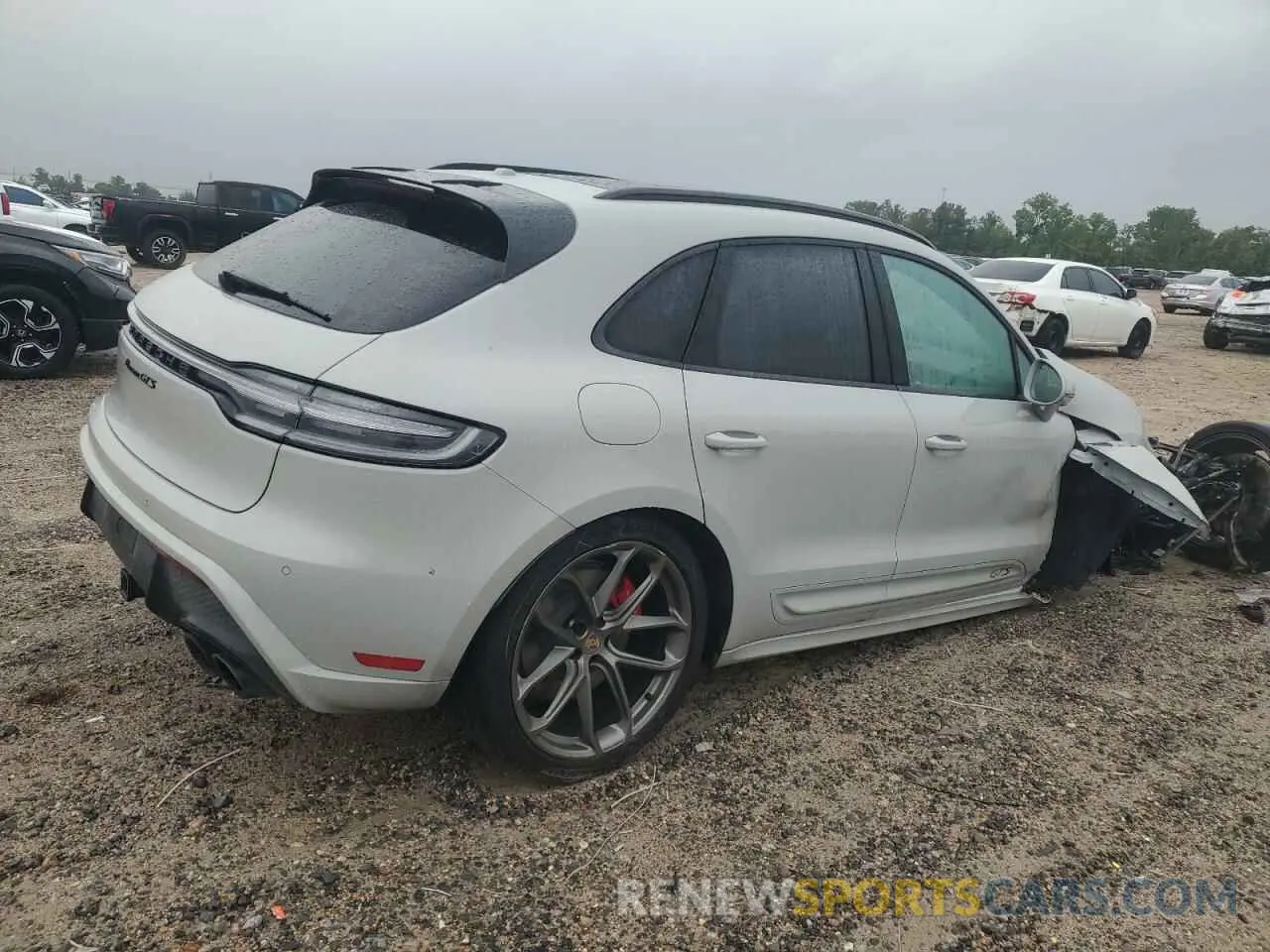 3 Photograph of a damaged car WP1AF2A5XRLB56890 PORSCHE MACAN 2024