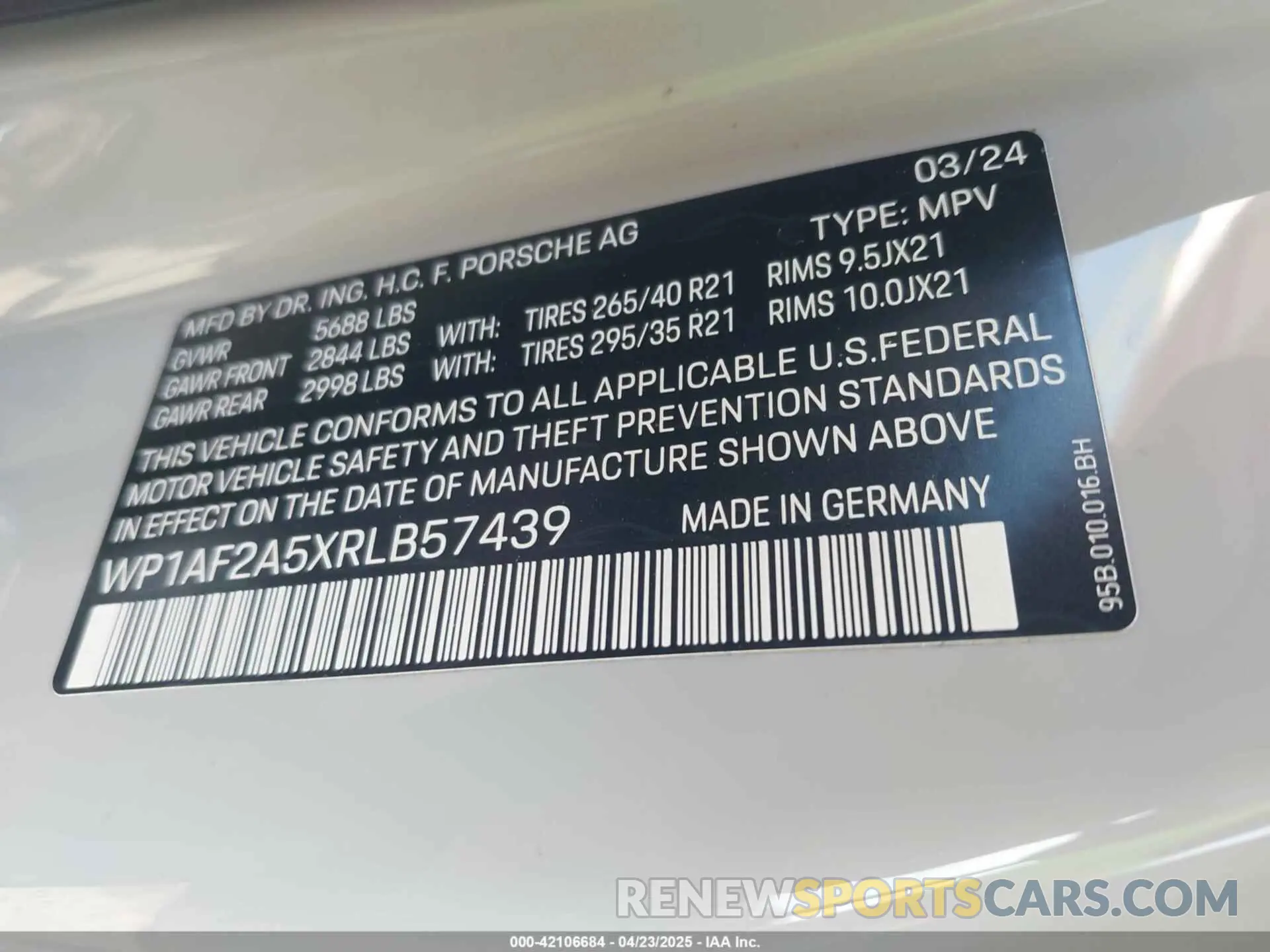 9 Photograph of a damaged car WP1AF2A5XRLB57439 PORSCHE MACAN 2024