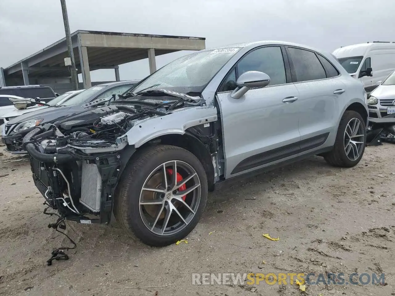 1 Photograph of a damaged car WP1AG2A52RLB38400 PORSCHE MACAN 2024