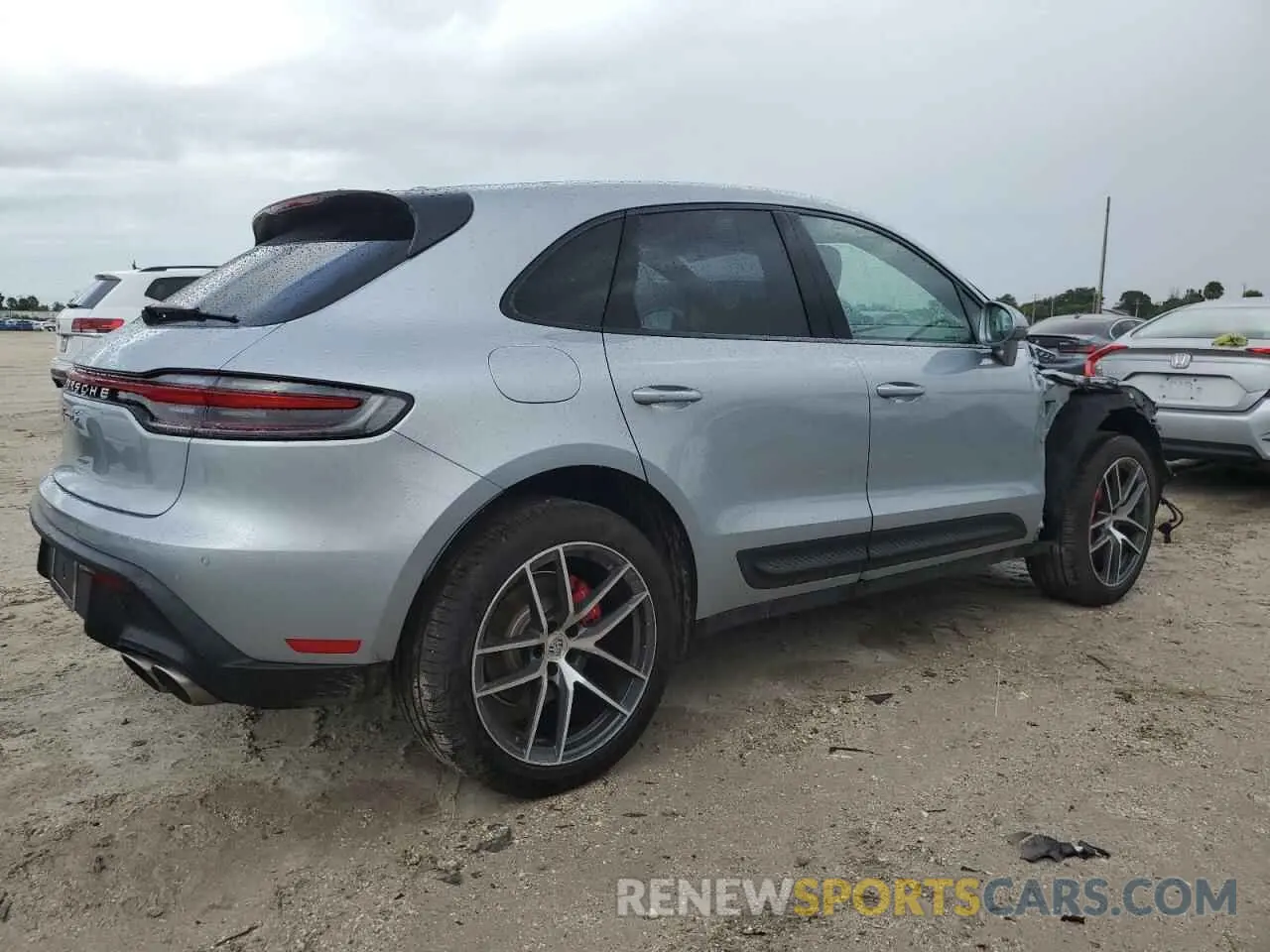 3 Photograph of a damaged car WP1AG2A52RLB38400 PORSCHE MACAN 2024