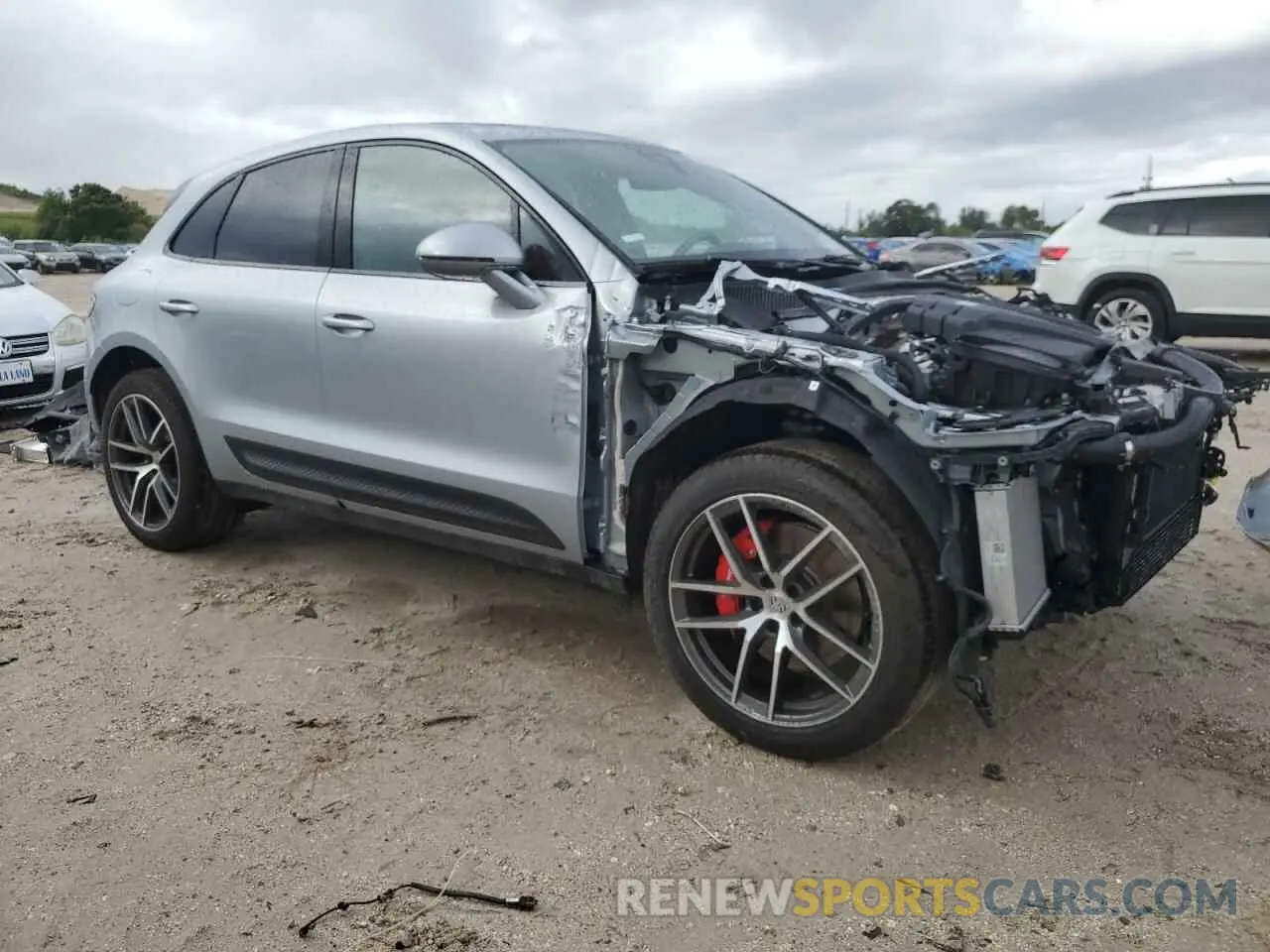 4 Photograph of a damaged car WP1AG2A52RLB38400 PORSCHE MACAN 2024