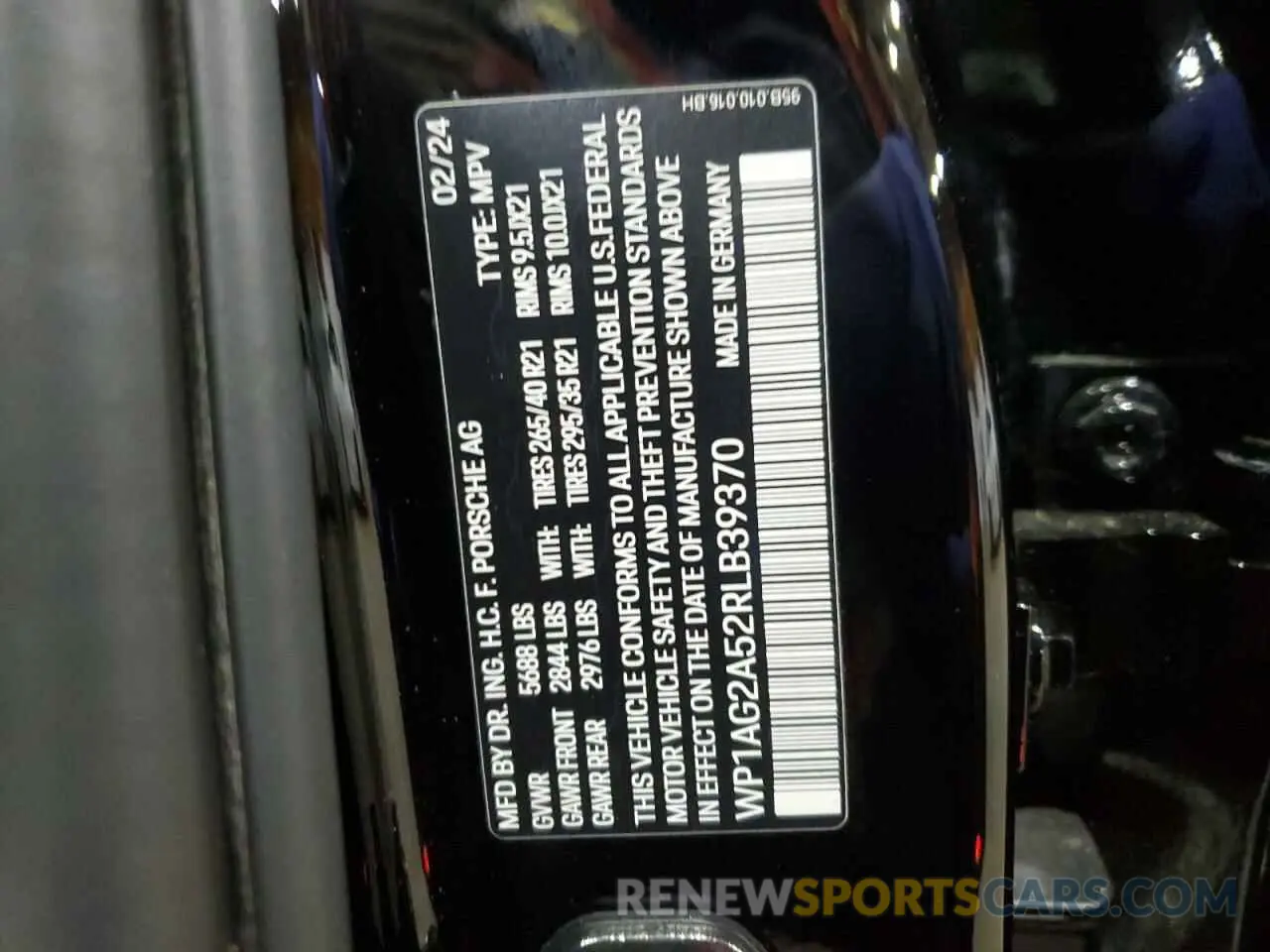 13 Photograph of a damaged car WP1AG2A52RLB39370 PORSCHE MACAN 2024