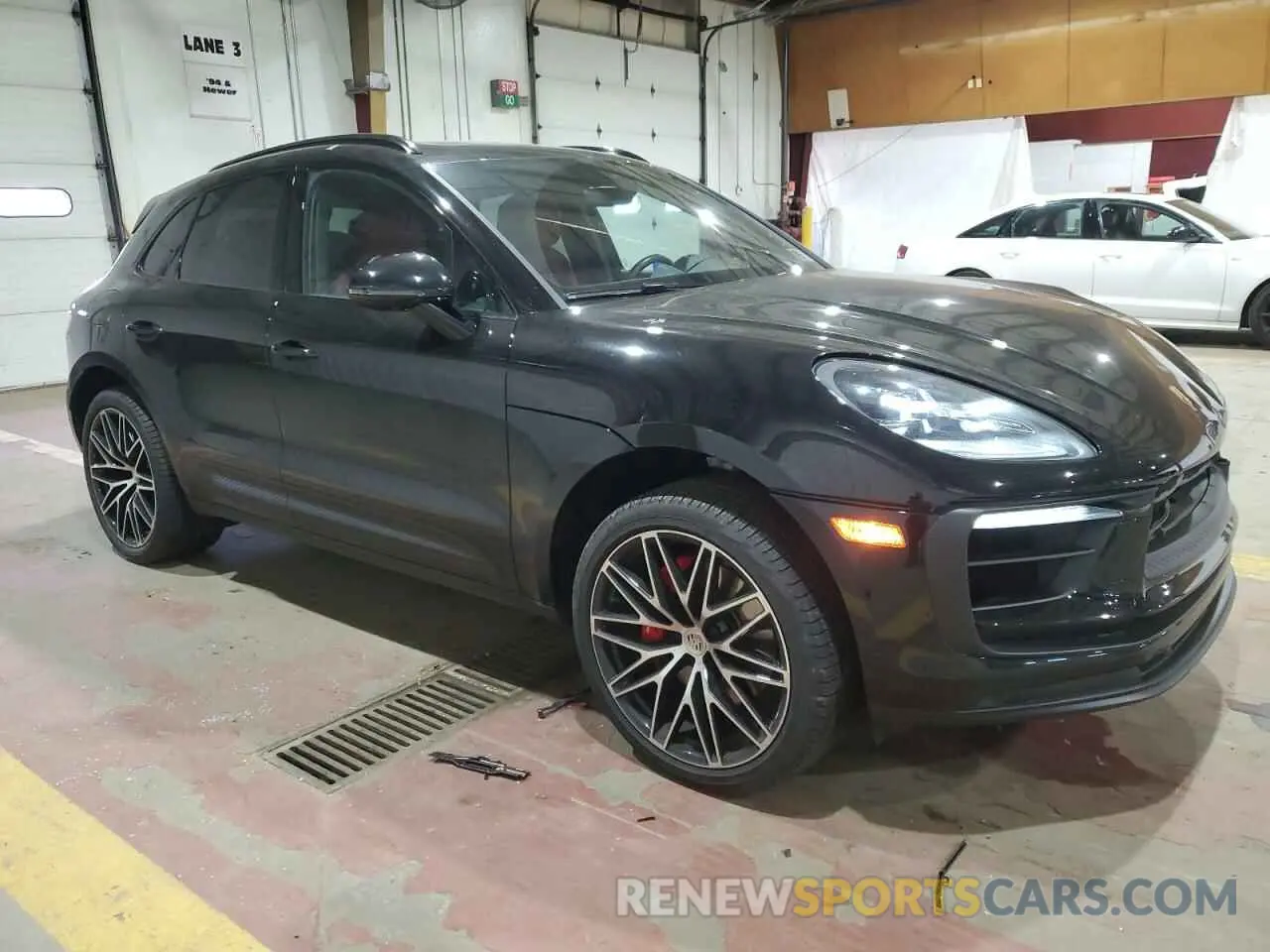 4 Photograph of a damaged car WP1AG2A52RLB39370 PORSCHE MACAN 2024