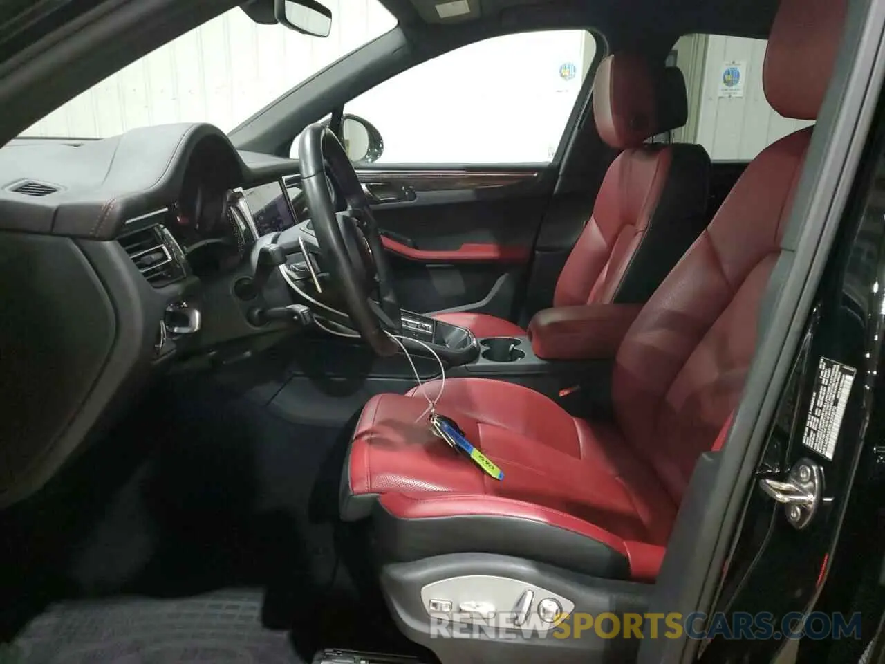 7 Photograph of a damaged car WP1AG2A52RLB39370 PORSCHE MACAN 2024