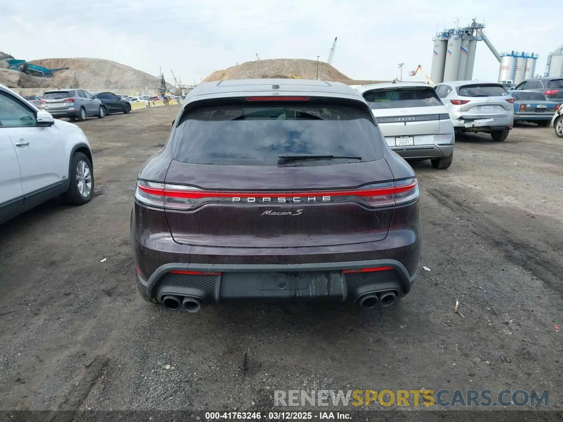 16 Photograph of a damaged car WP1AG2A53RLB40611 PORSCHE MACAN 2024