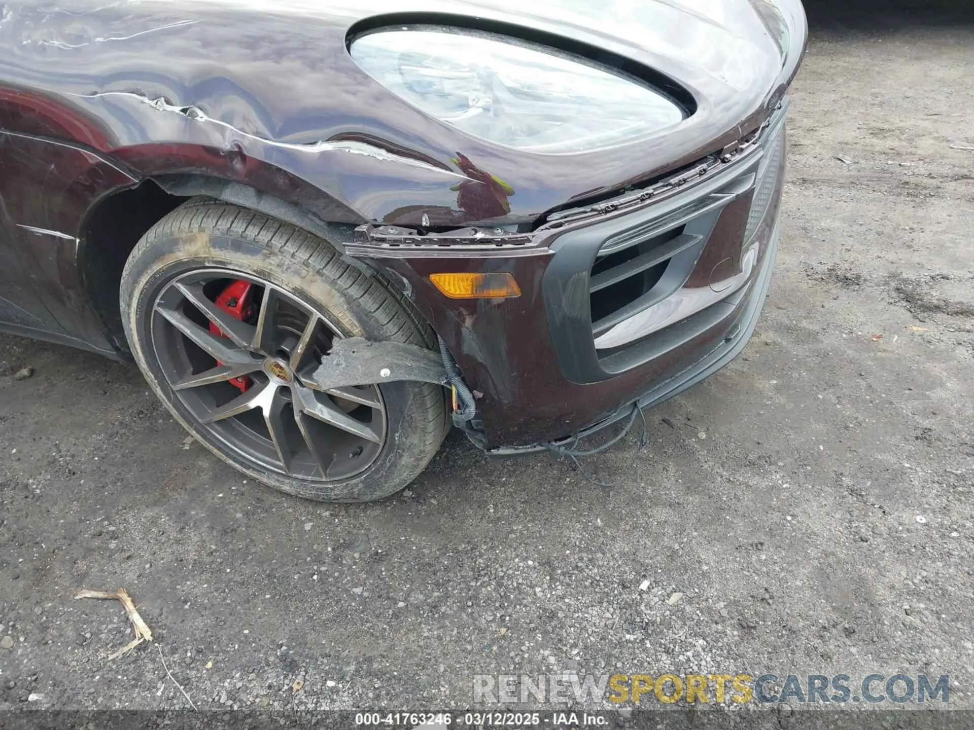 17 Photograph of a damaged car WP1AG2A53RLB40611 PORSCHE MACAN 2024