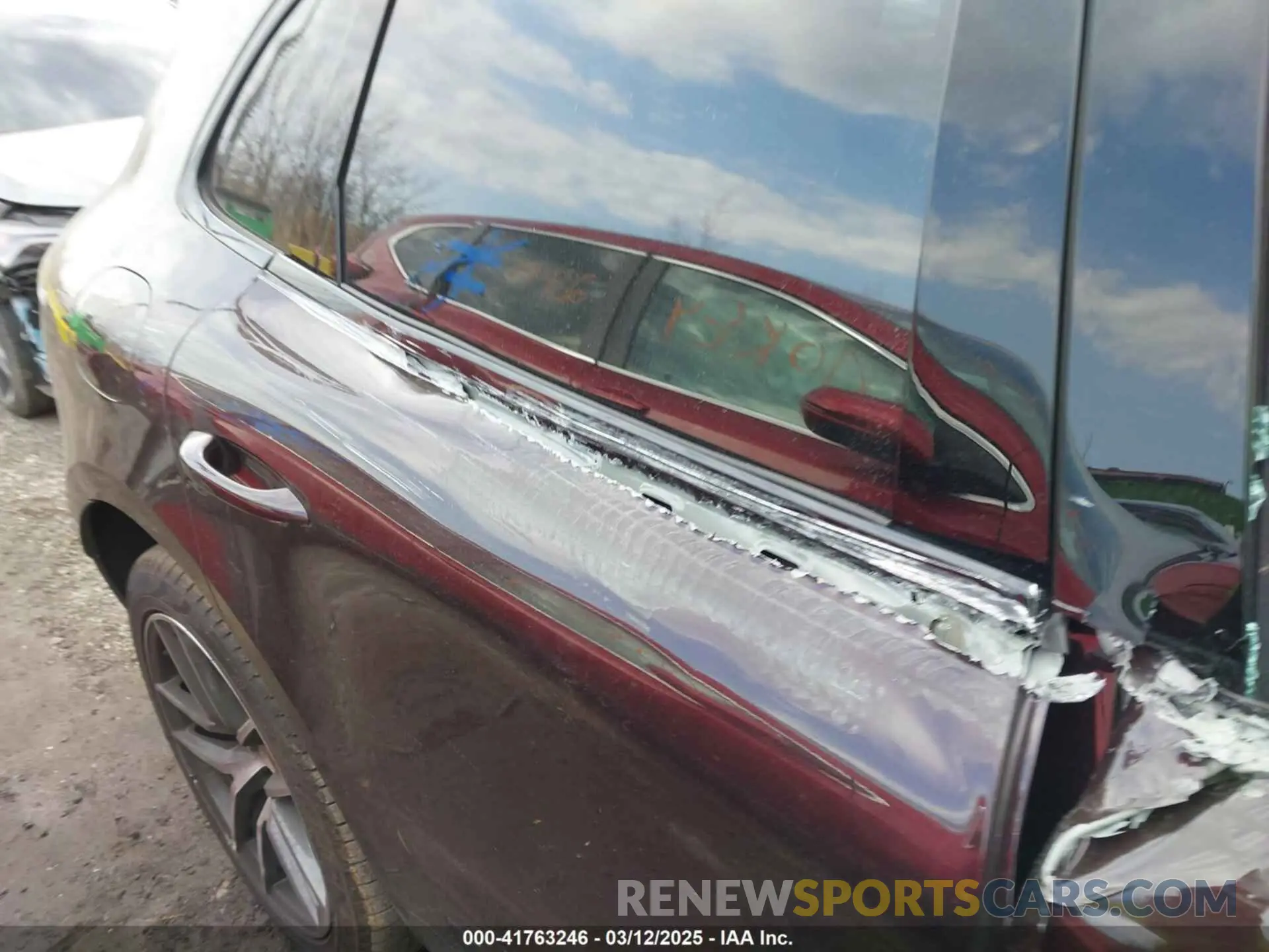 19 Photograph of a damaged car WP1AG2A53RLB40611 PORSCHE MACAN 2024