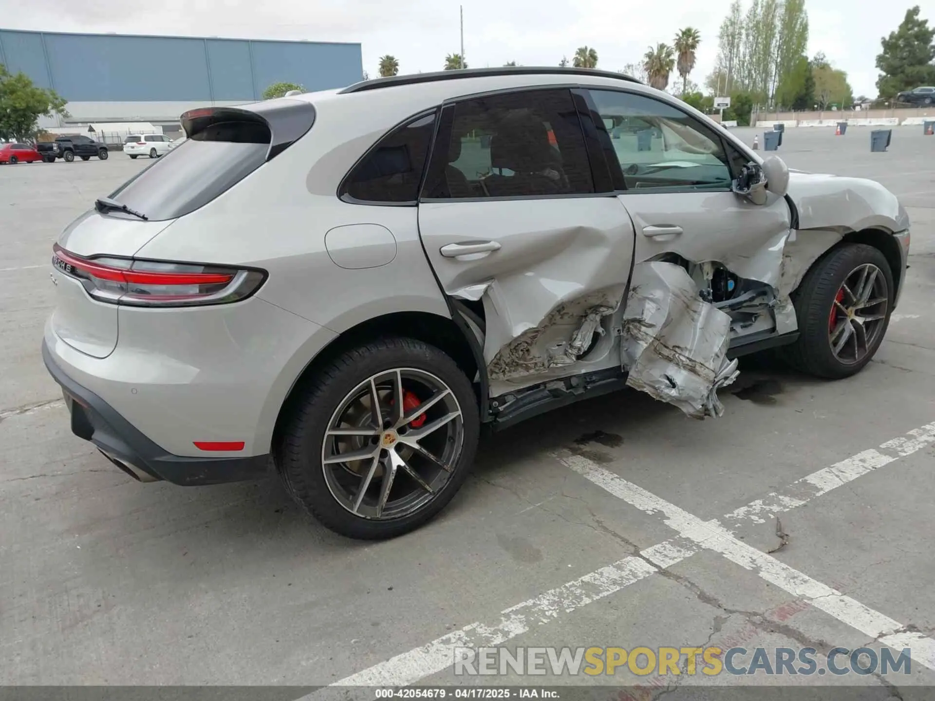 4 Photograph of a damaged car WP1AG2A59RLB41231 PORSCHE MACAN 2024