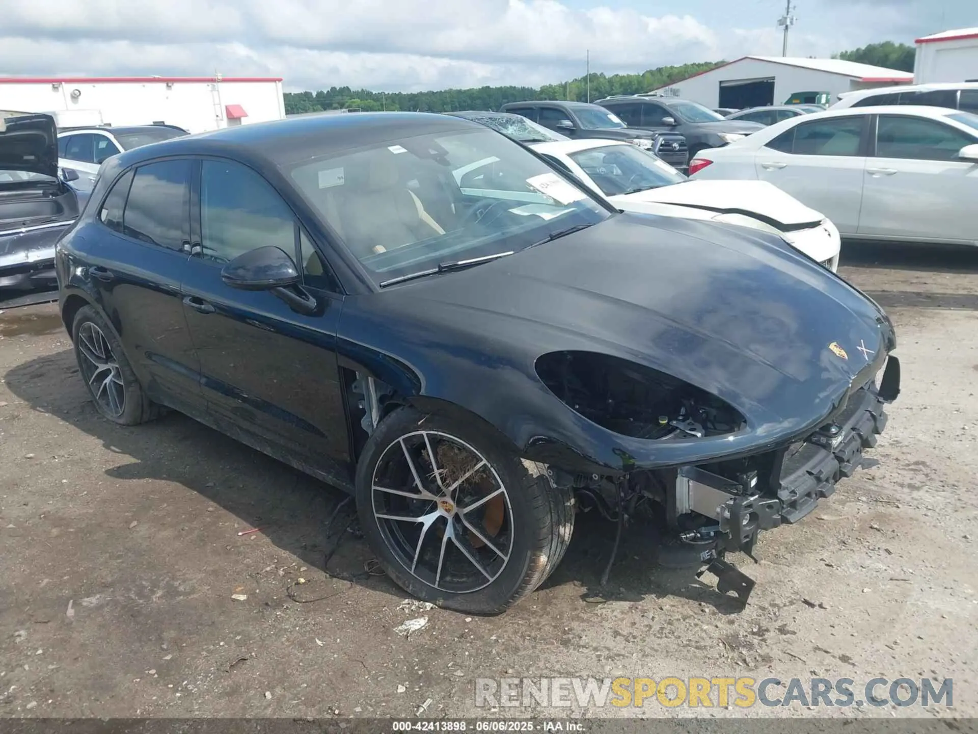 1 Photograph of a damaged car WP1AA2A52SLB05856 PORSCHE MACAN 2025