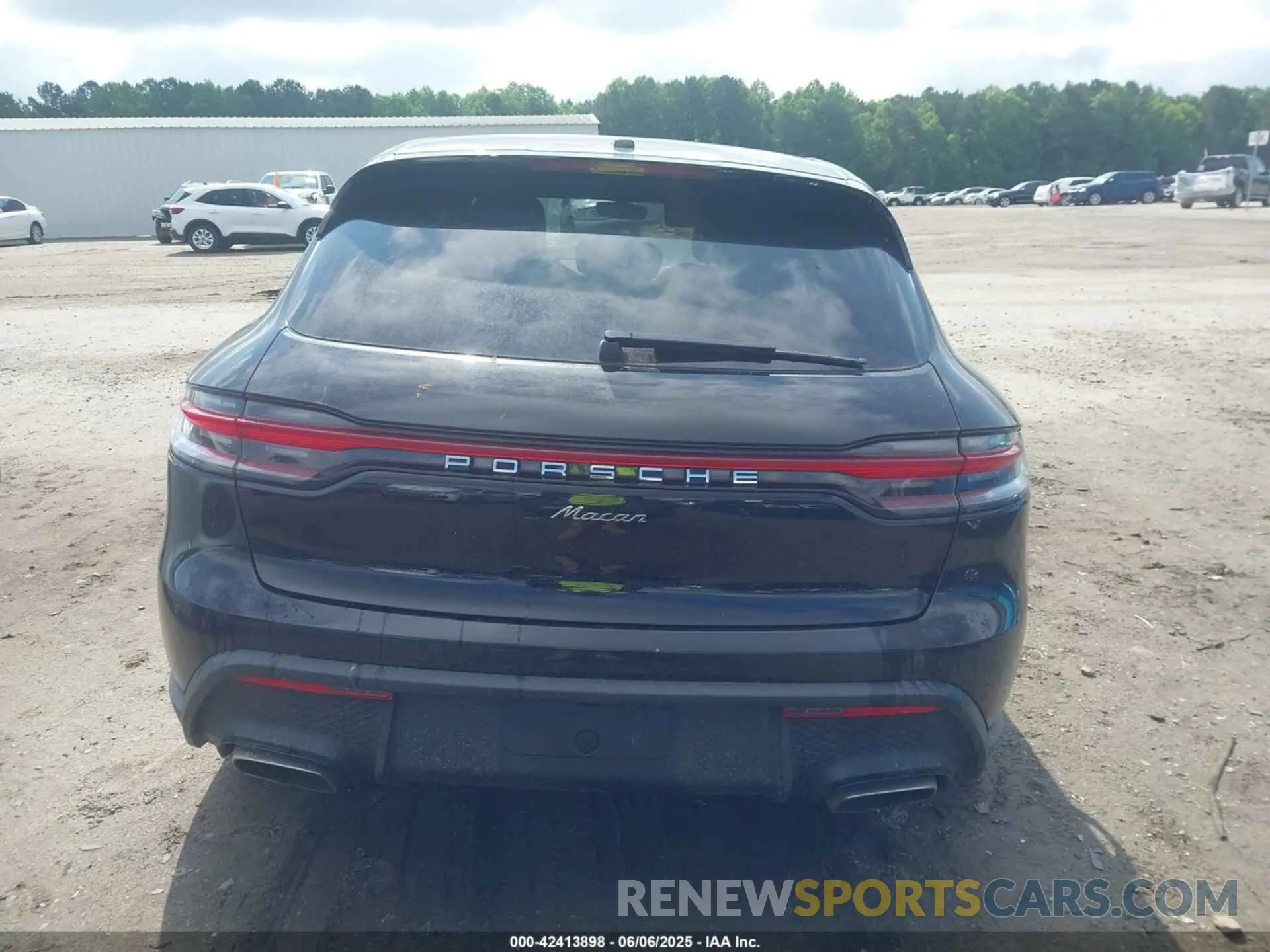17 Photograph of a damaged car WP1AA2A52SLB05856 PORSCHE MACAN 2025
