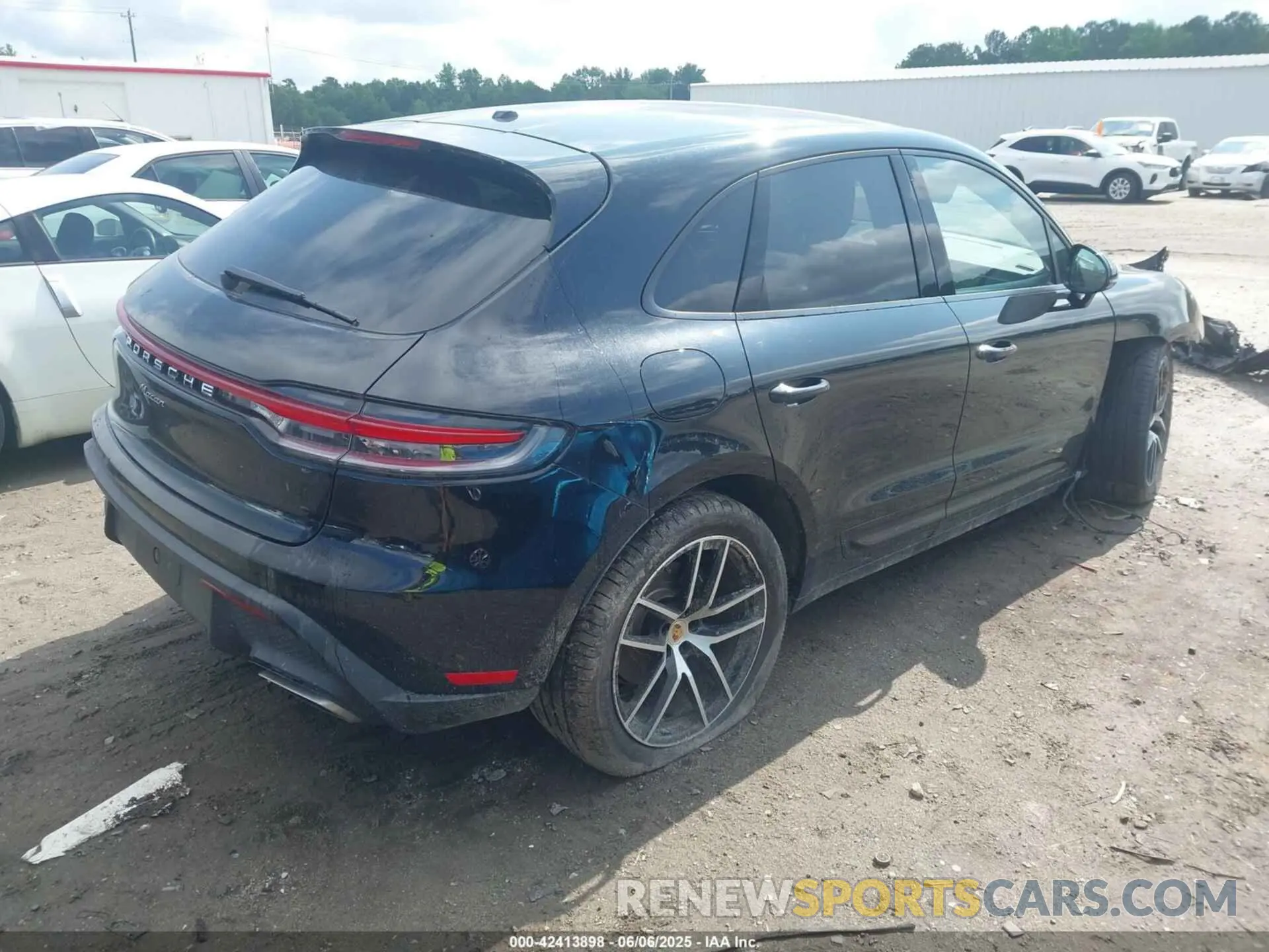 4 Photograph of a damaged car WP1AA2A52SLB05856 PORSCHE MACAN 2025