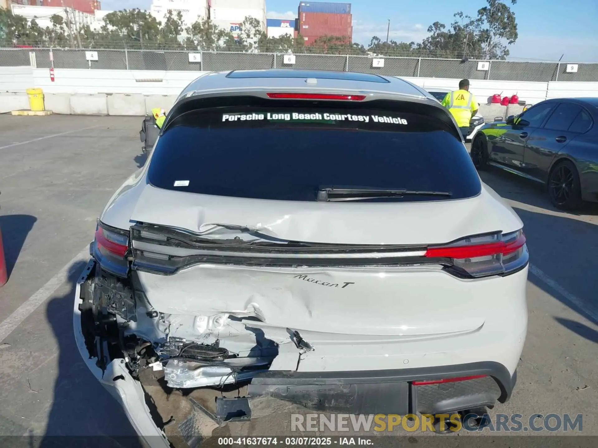 16 Photograph of a damaged car WP1AA2A57SLB01477 PORSCHE MACAN 2025