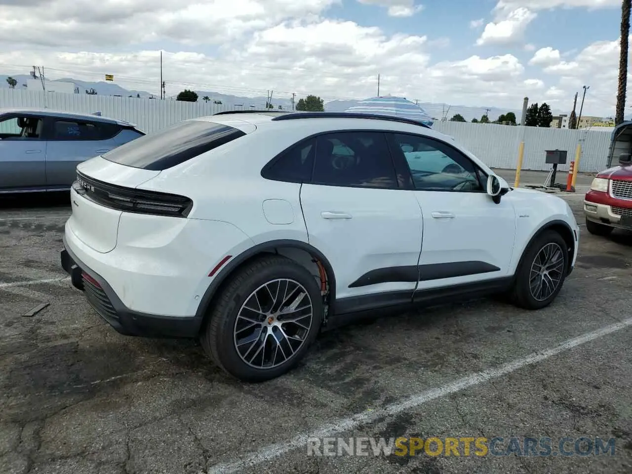 3 Photograph of a damaged car WP1AD2XA5SL075311 PORSCHE MACAN 2025