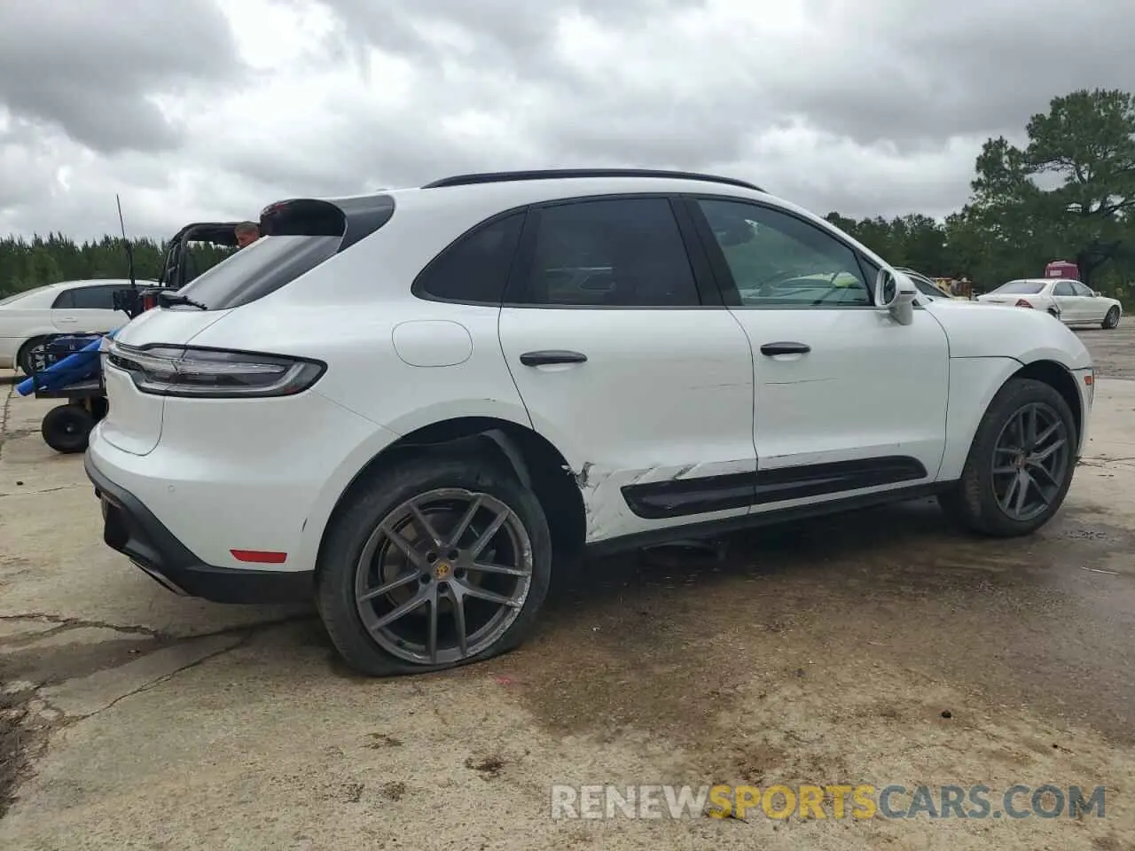 3 Photograph of a damaged car WP1AA2A53PLB20826 PORSCHE MACAN BASE 2023