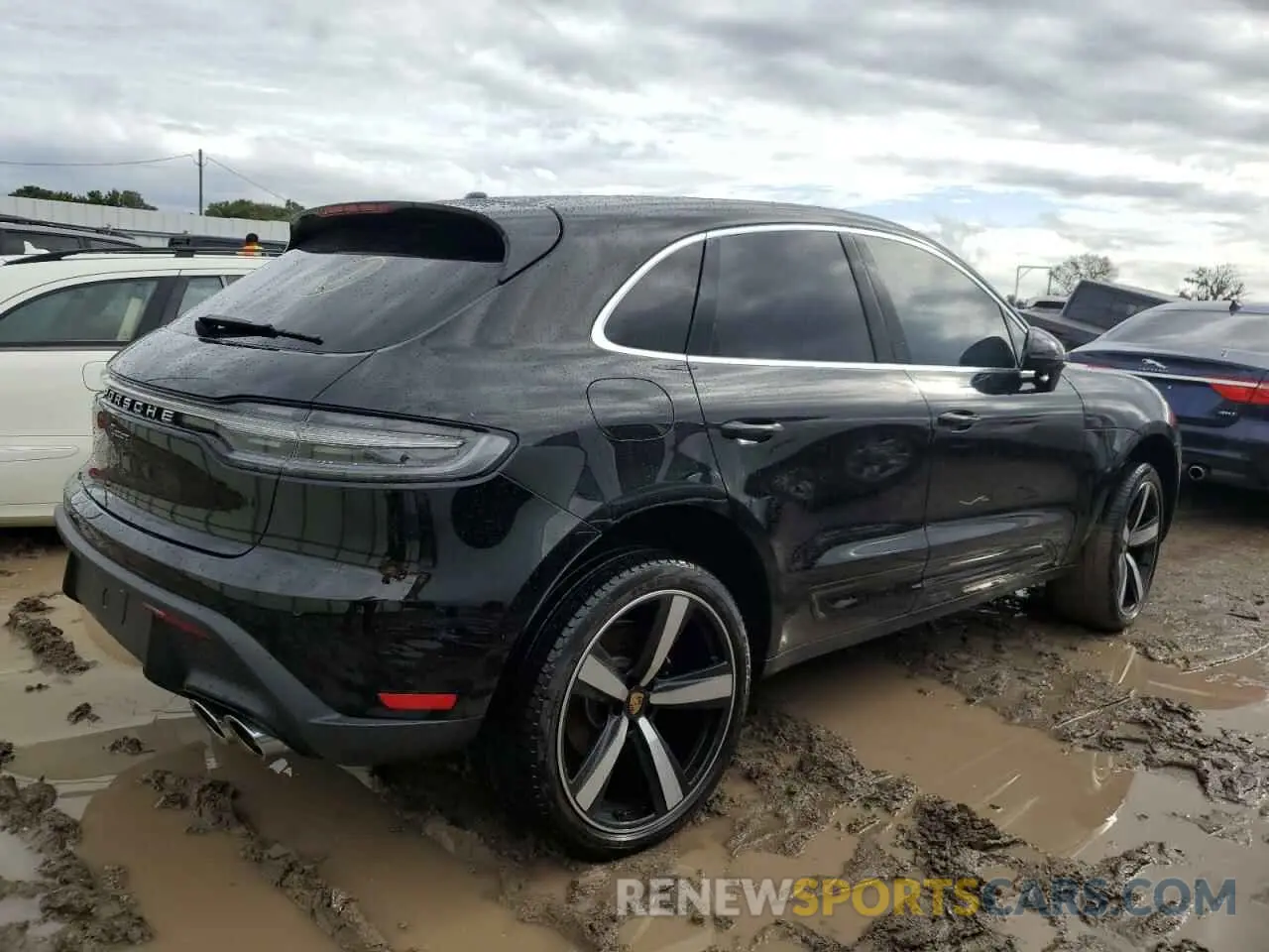 3 Photograph of a damaged car WP1AA2A56PLB13501 PORSCHE MACAN BASE 2023