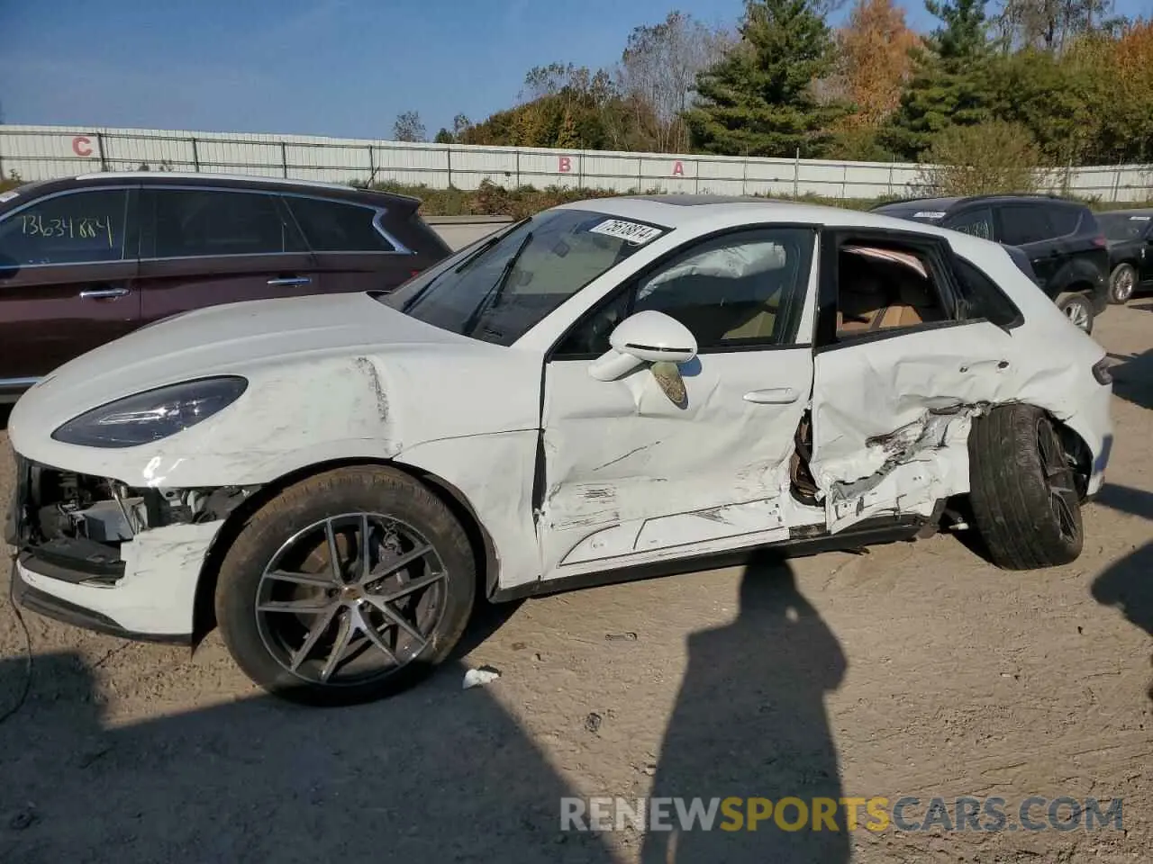 1 Photograph of a damaged car WP1AA2A57PLB20327 PORSCHE MACAN BASE 2023