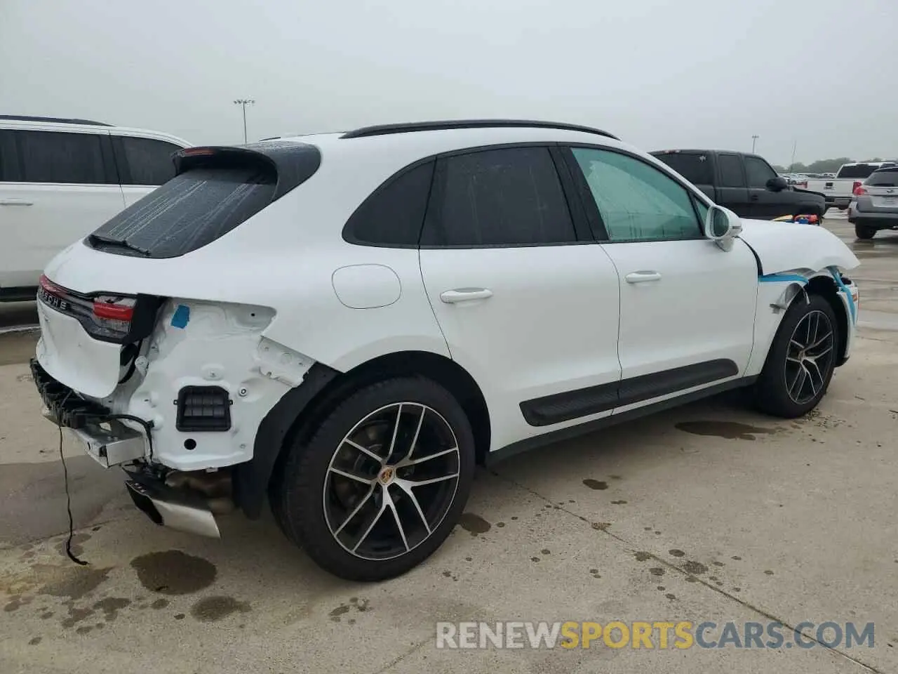 3 Photograph of a damaged car WP1AA2A50RLB11519 PORSCHE MACAN BASE 2024
