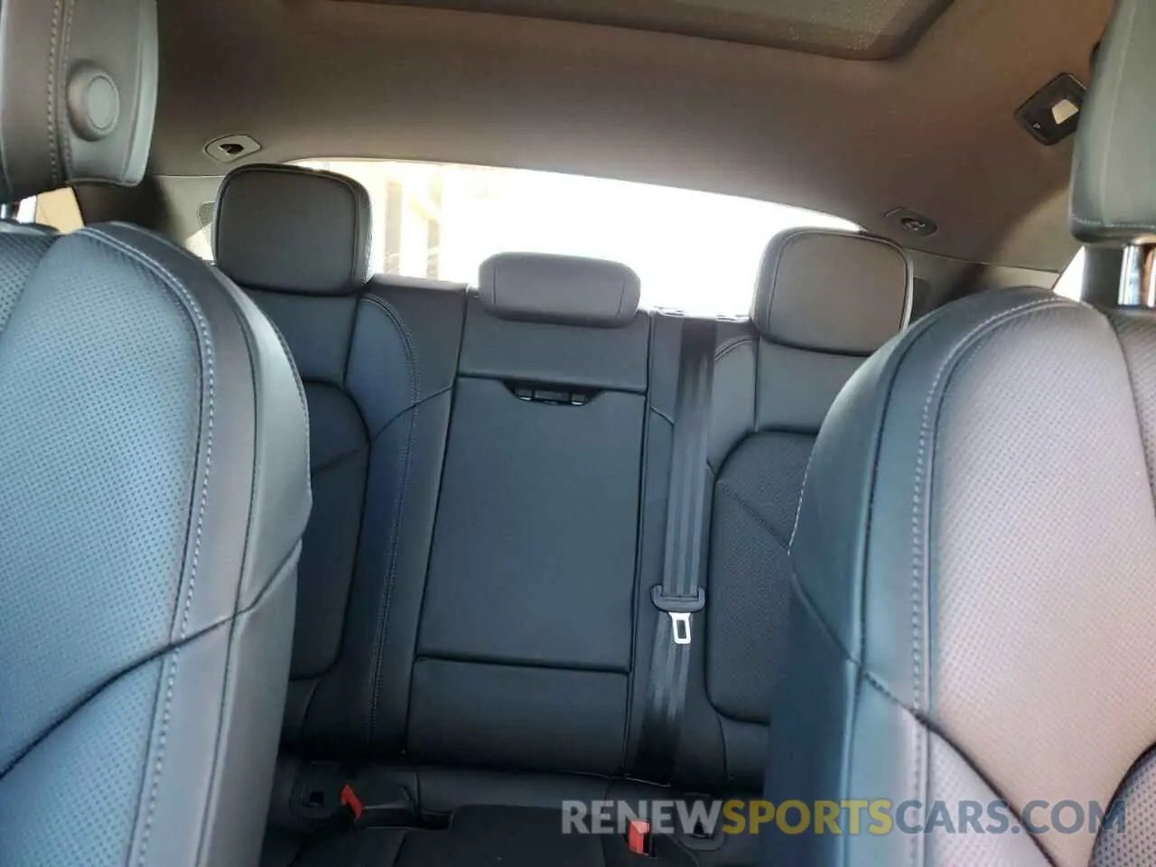 10 Photograph of a damaged car WP1AA2A54RLB21146 PORSCHE MACAN BASE 2024