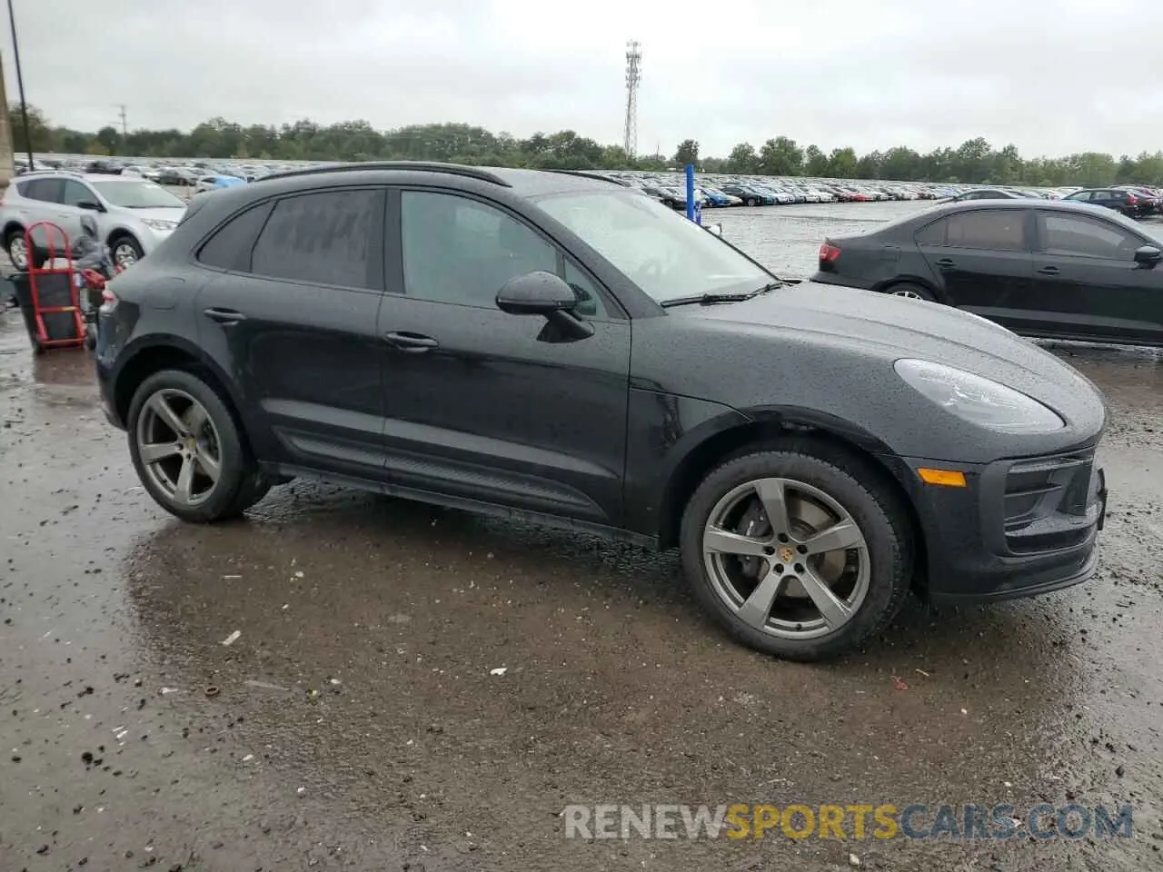 4 Photograph of a damaged car WP1AA2A55RLB12603 PORSCHE MACAN BASE 2024