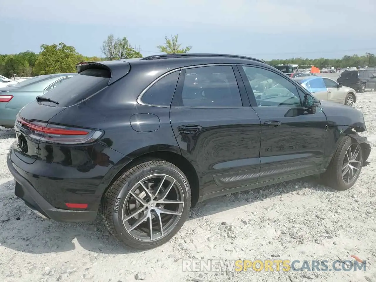 3 Photograph of a damaged car WP1AA2A52SLB05954 PORSCHE MACAN BASE 2025