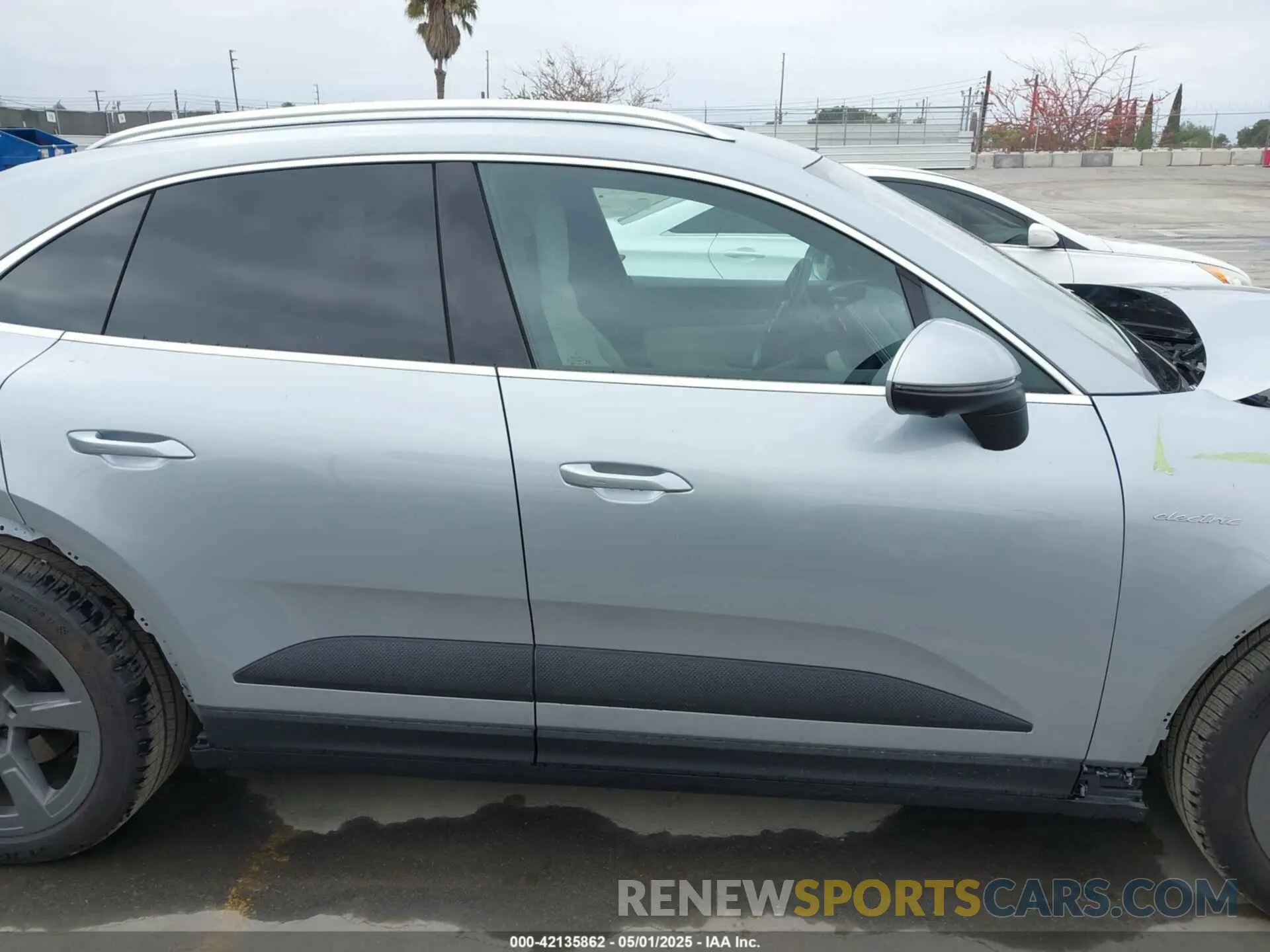 14 Photograph of a damaged car WP1AA2XA0RL002544 PORSCHE MACAN ELECTRIC 2024