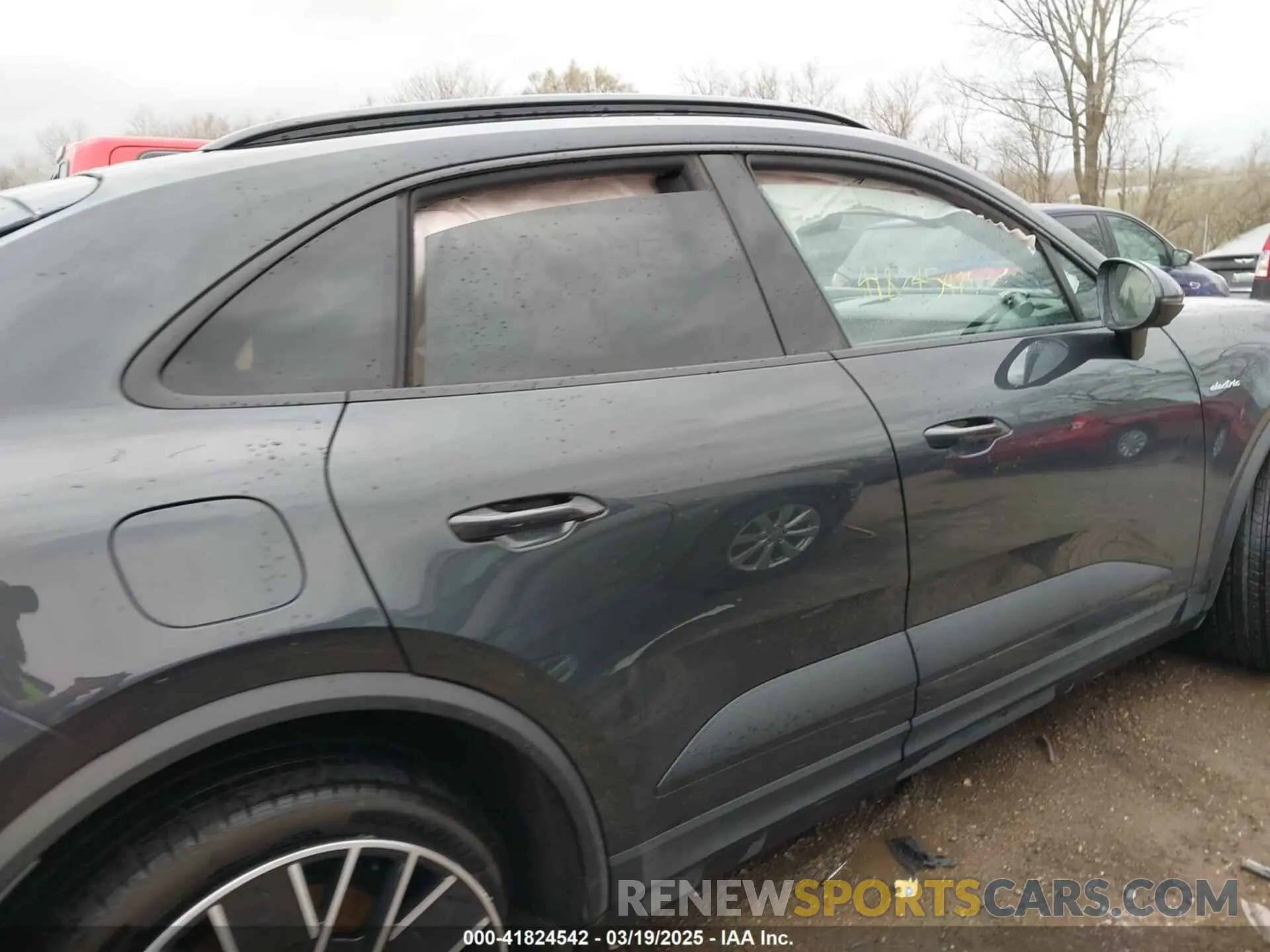 13 Photograph of a damaged car WP1AA2XAXRL000512 PORSCHE MACAN ELECTRIC 2024