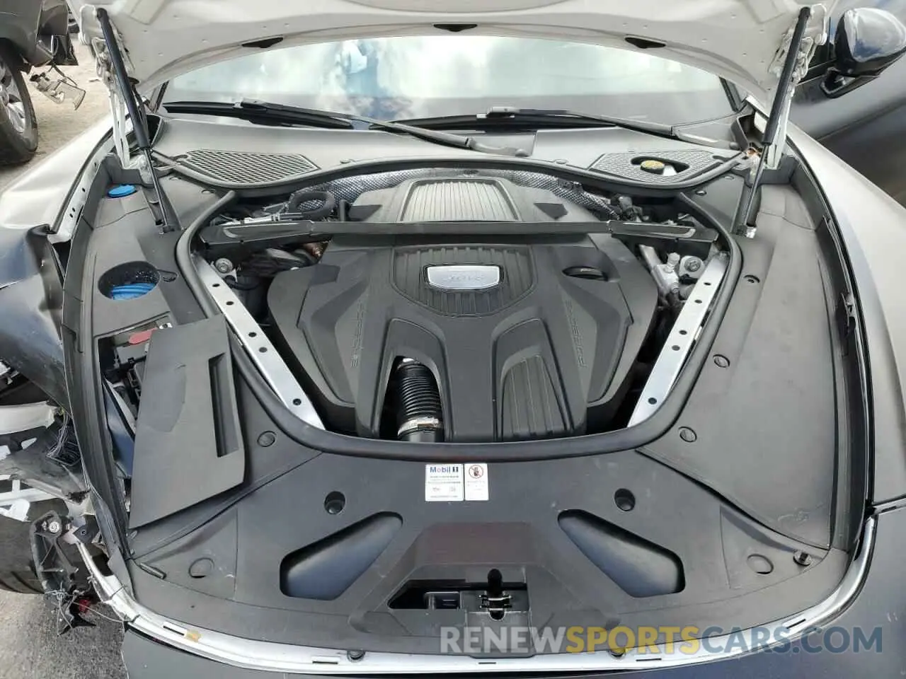 11 Photograph of a damaged car WP0AA2A70KL100609 PORSCHE PANAMERA 2019