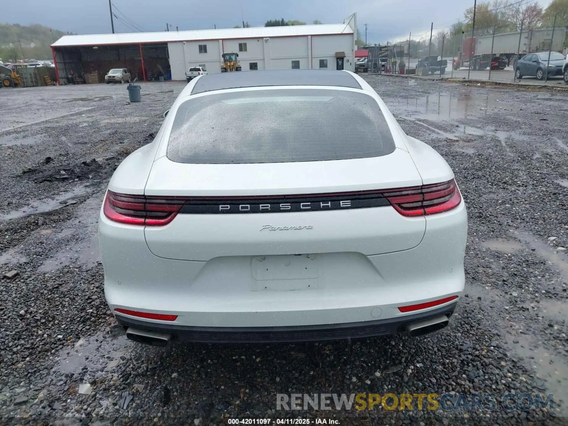 17 Photograph of a damaged car WP0AA2A72KL102345 PORSCHE PANAMERA 2019