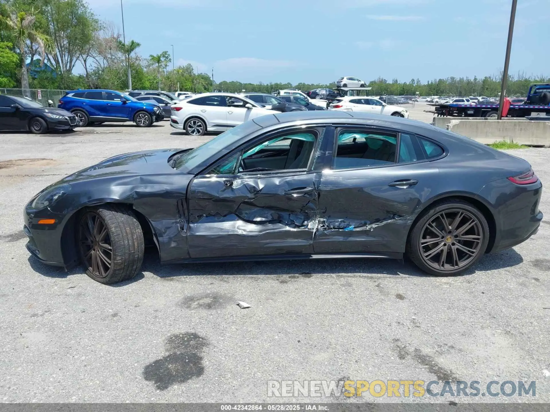 14 Photograph of a damaged car WP0AA2A73KL102158 PORSCHE PANAMERA 2019