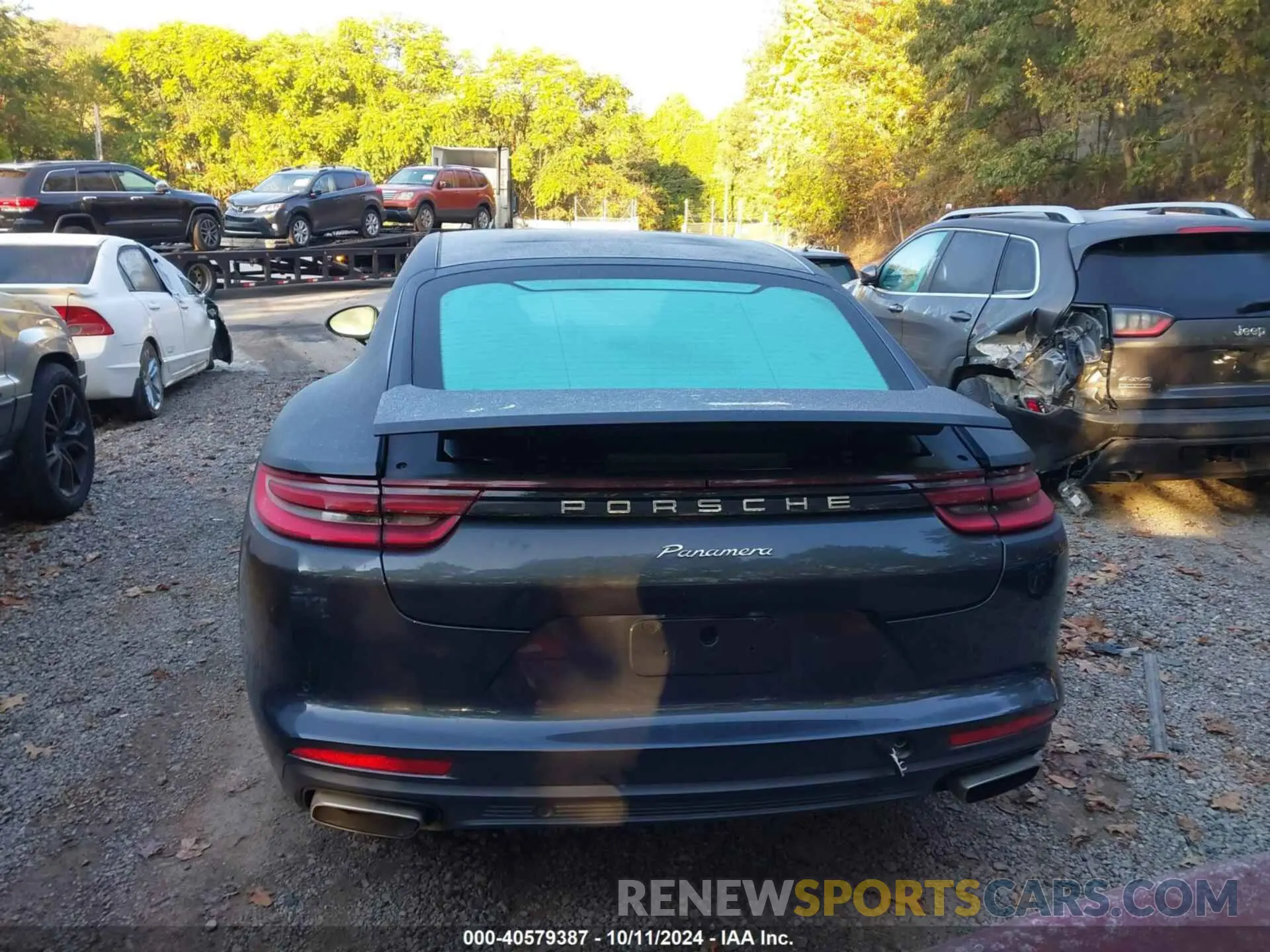17 Photograph of a damaged car WP0AA2A74KL101794 PORSCHE PANAMERA 2019