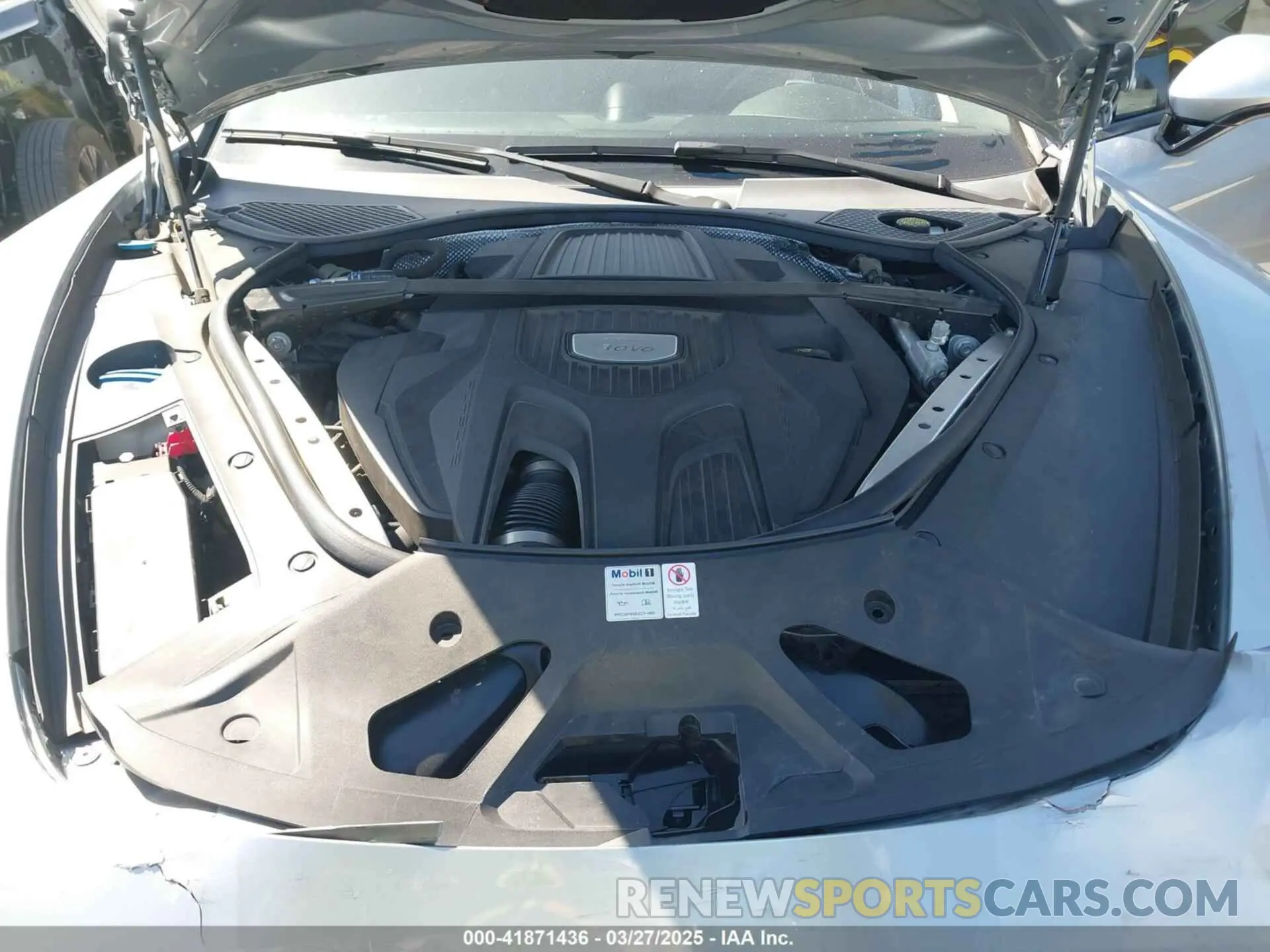 10 Photograph of a damaged car WP0AA2A76KL100470 PORSCHE PANAMERA 2019