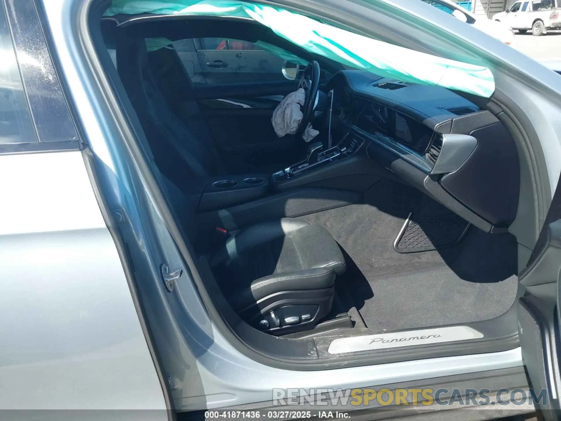 5 Photograph of a damaged car WP0AA2A76KL100470 PORSCHE PANAMERA 2019