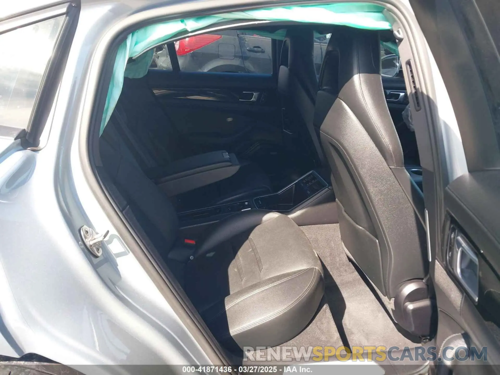 8 Photograph of a damaged car WP0AA2A76KL100470 PORSCHE PANAMERA 2019