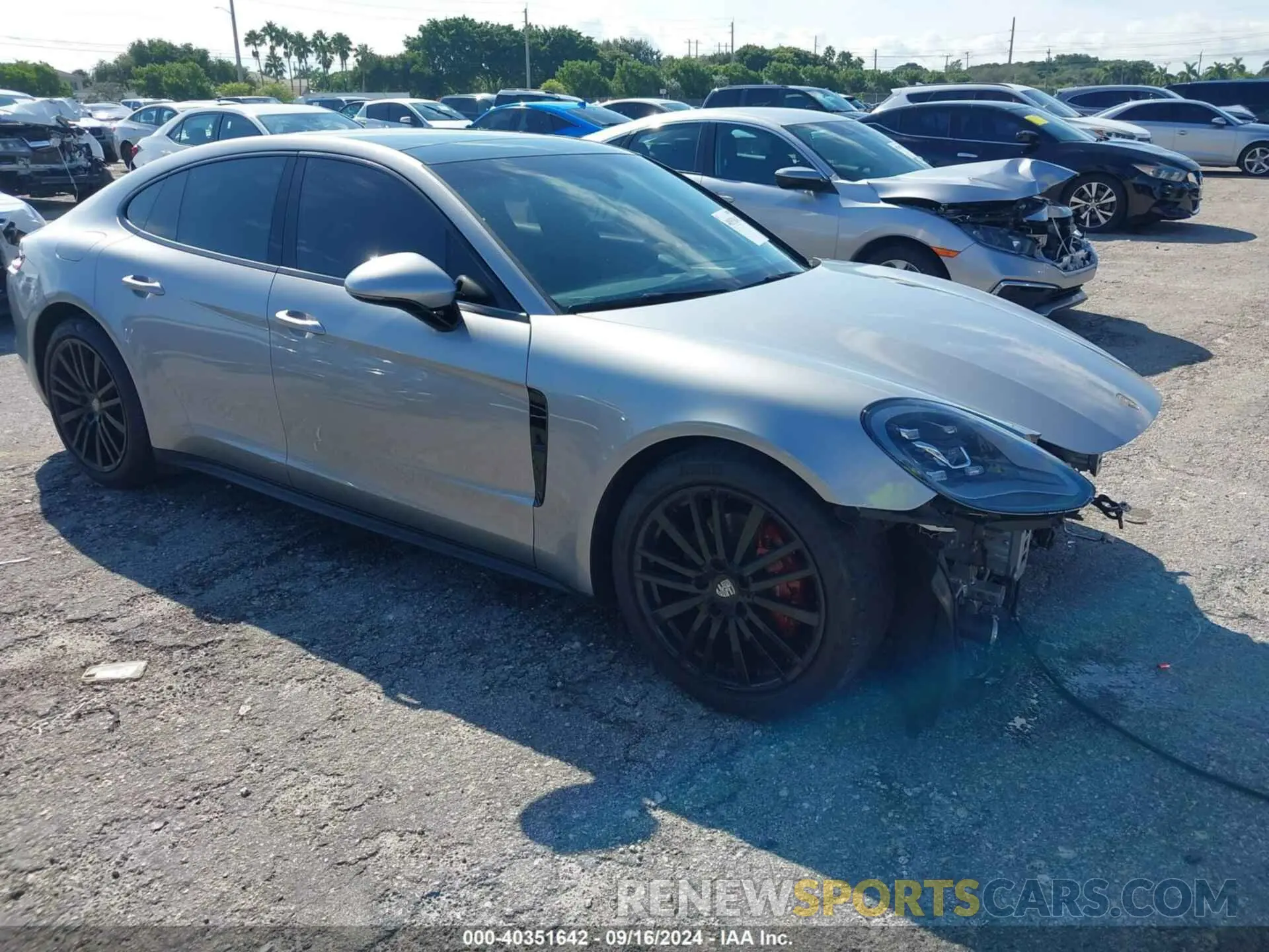 1 Photograph of a damaged car WP0AA2A72LL104131 PORSCHE PANAMERA 2020