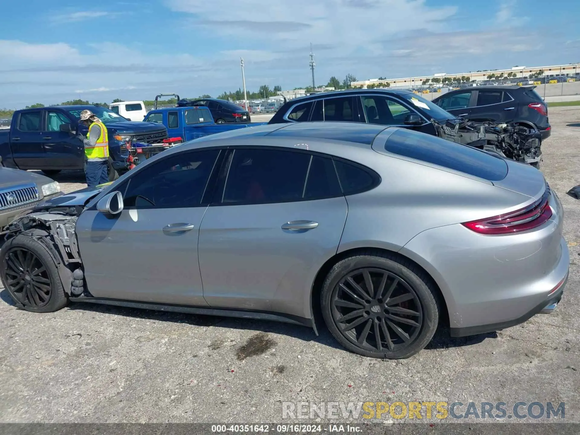 15 Photograph of a damaged car WP0AA2A72LL104131 PORSCHE PANAMERA 2020