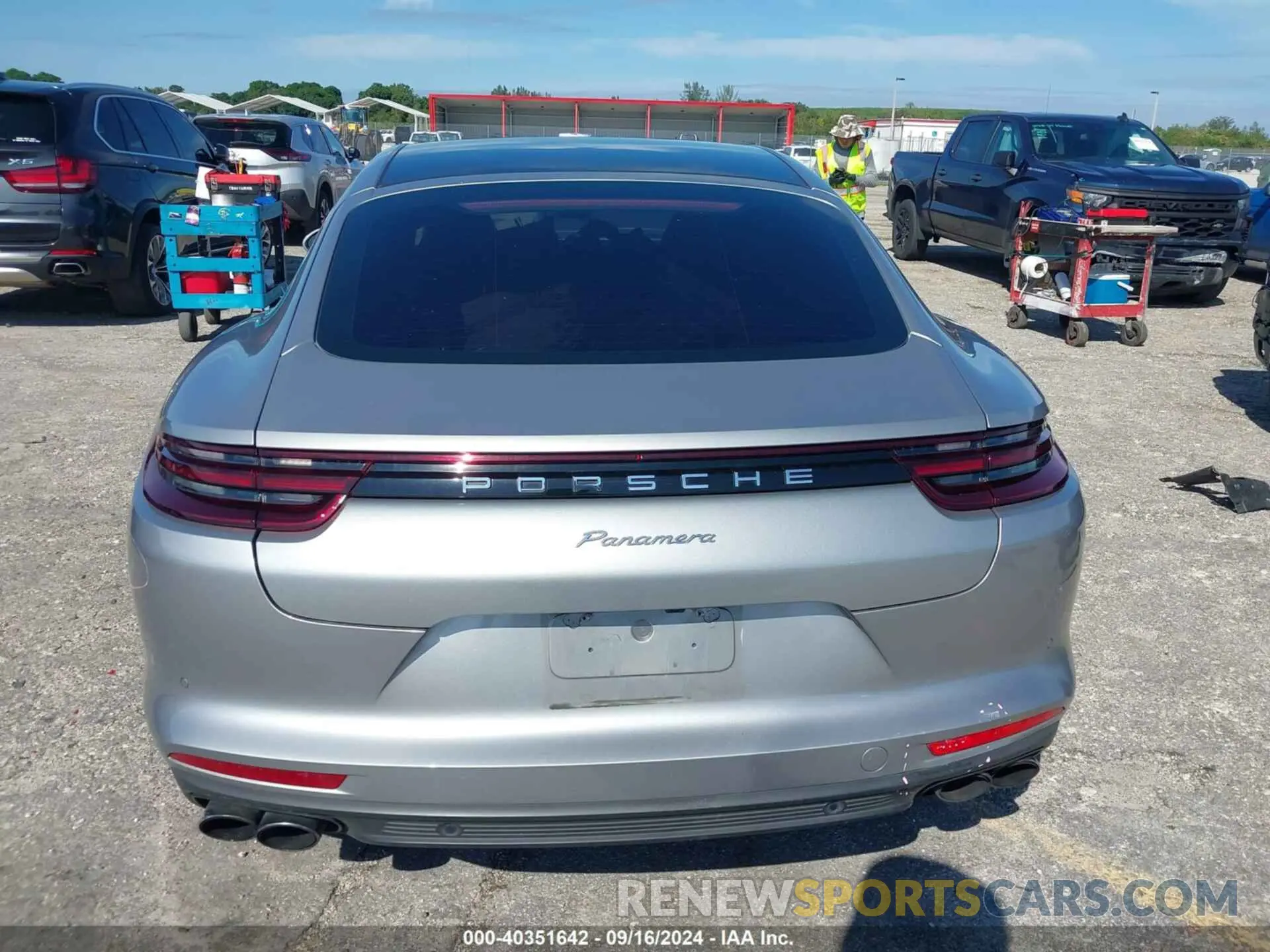 17 Photograph of a damaged car WP0AA2A72LL104131 PORSCHE PANAMERA 2020