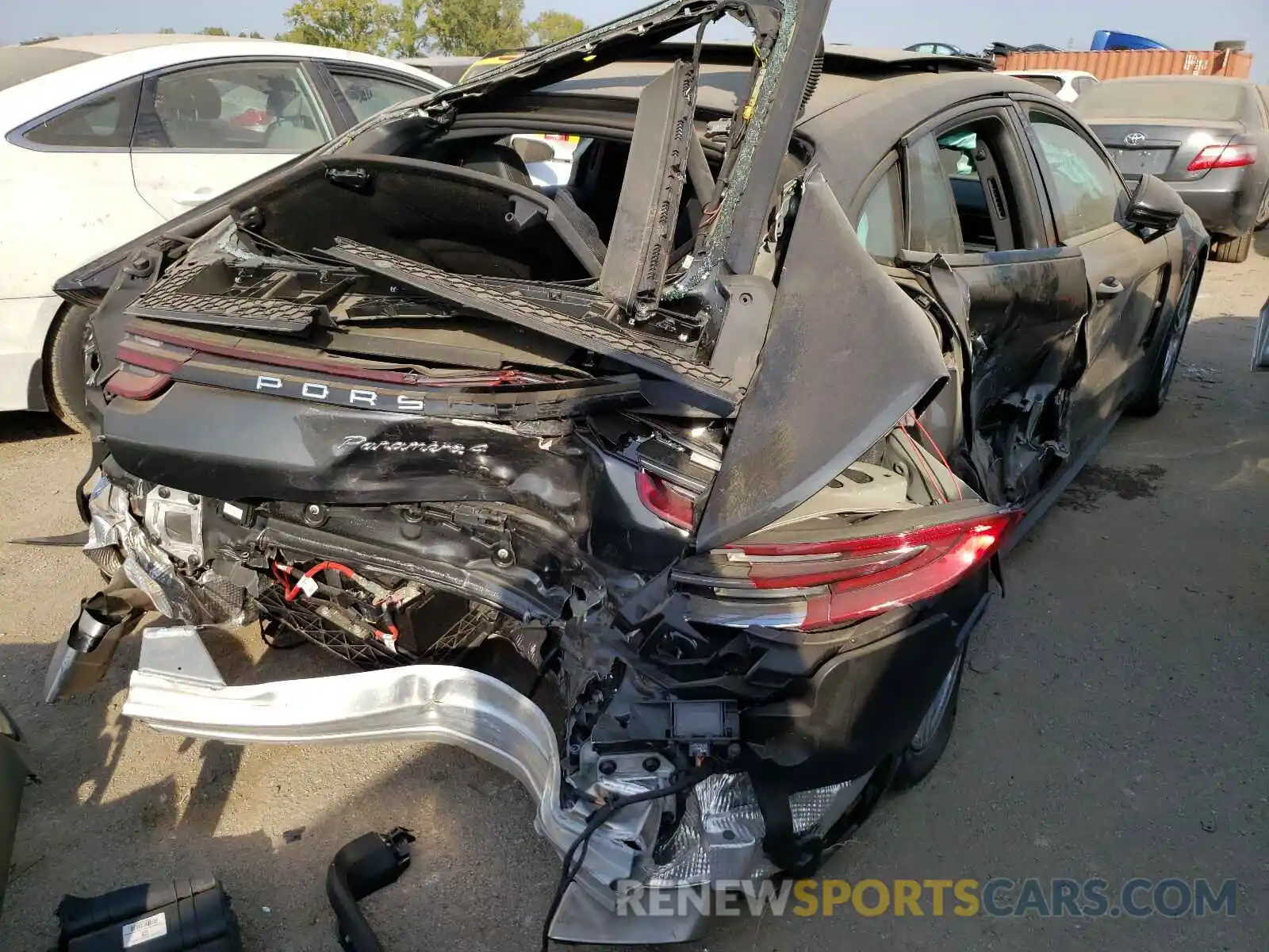 4 Photograph of a damaged car WP0AA2A73LL103084 PORSCHE PANAMERA 2020