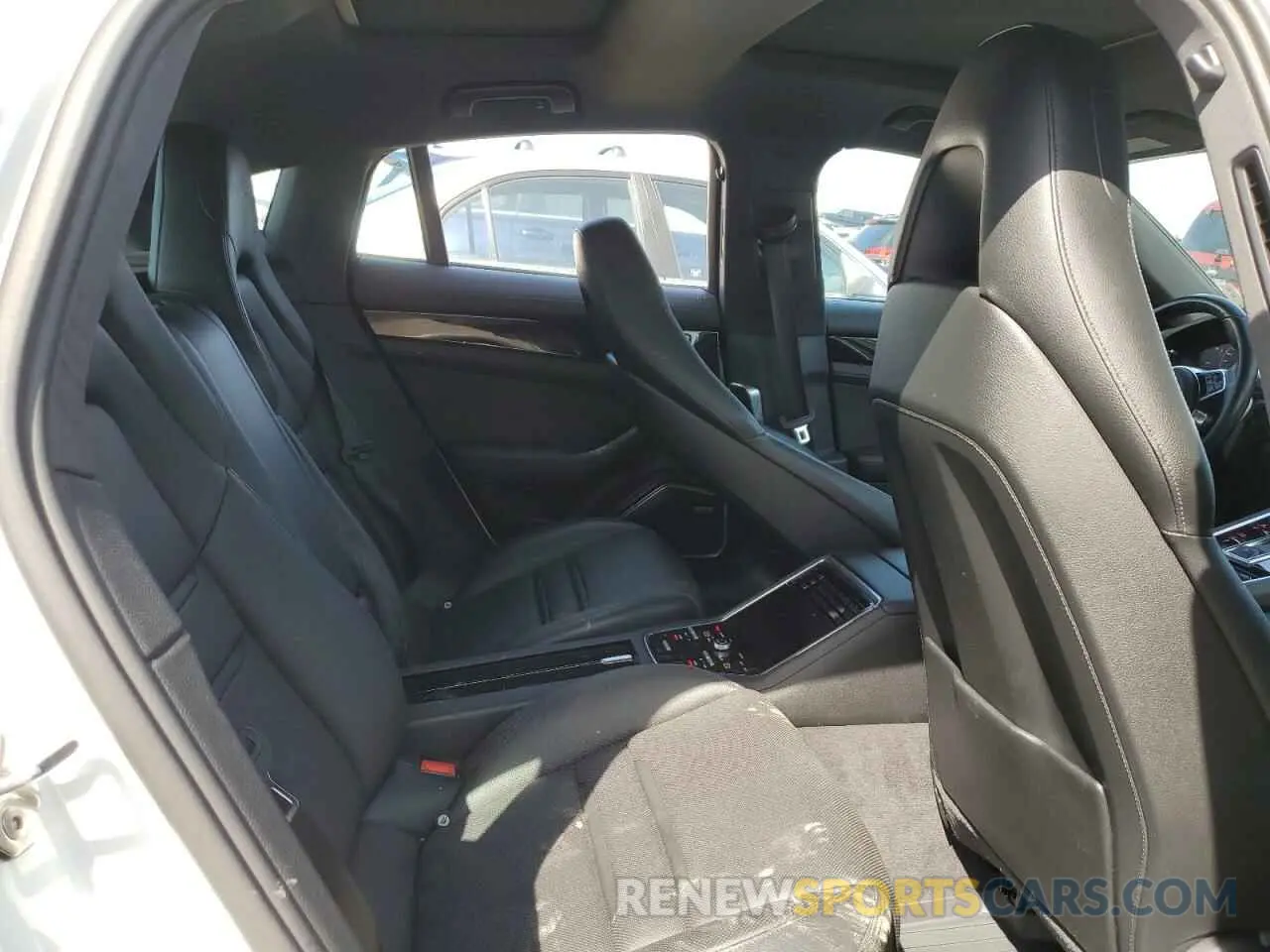 10 Photograph of a damaged car WP0AA2A75LL100560 PORSCHE PANAMERA 2020