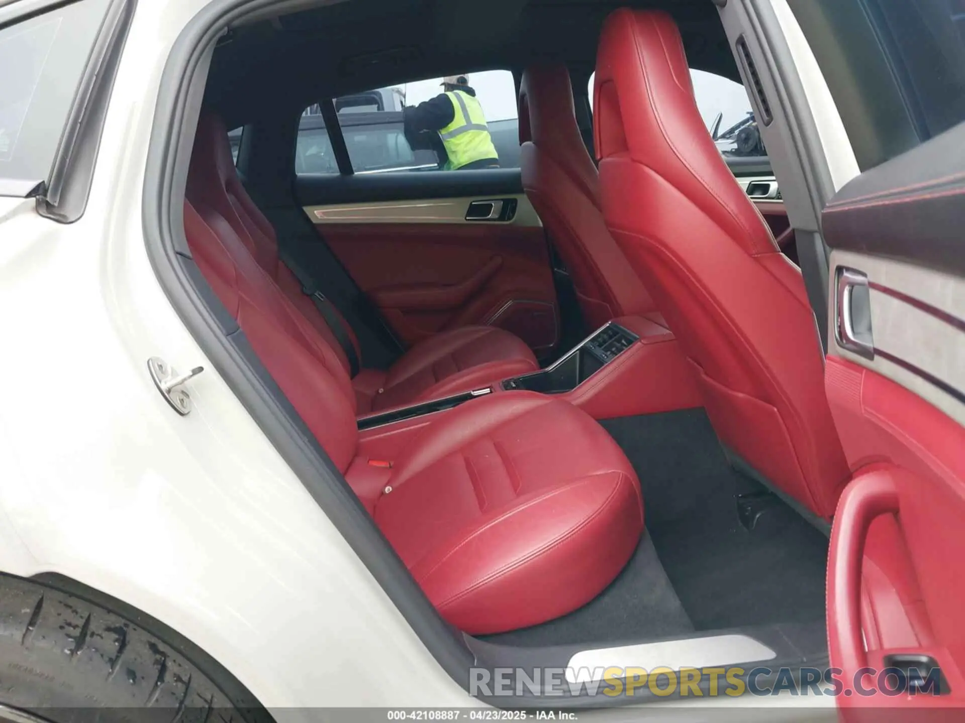8 Photograph of a damaged car WP0AB2A71LL140650 PORSCHE PANAMERA 2020